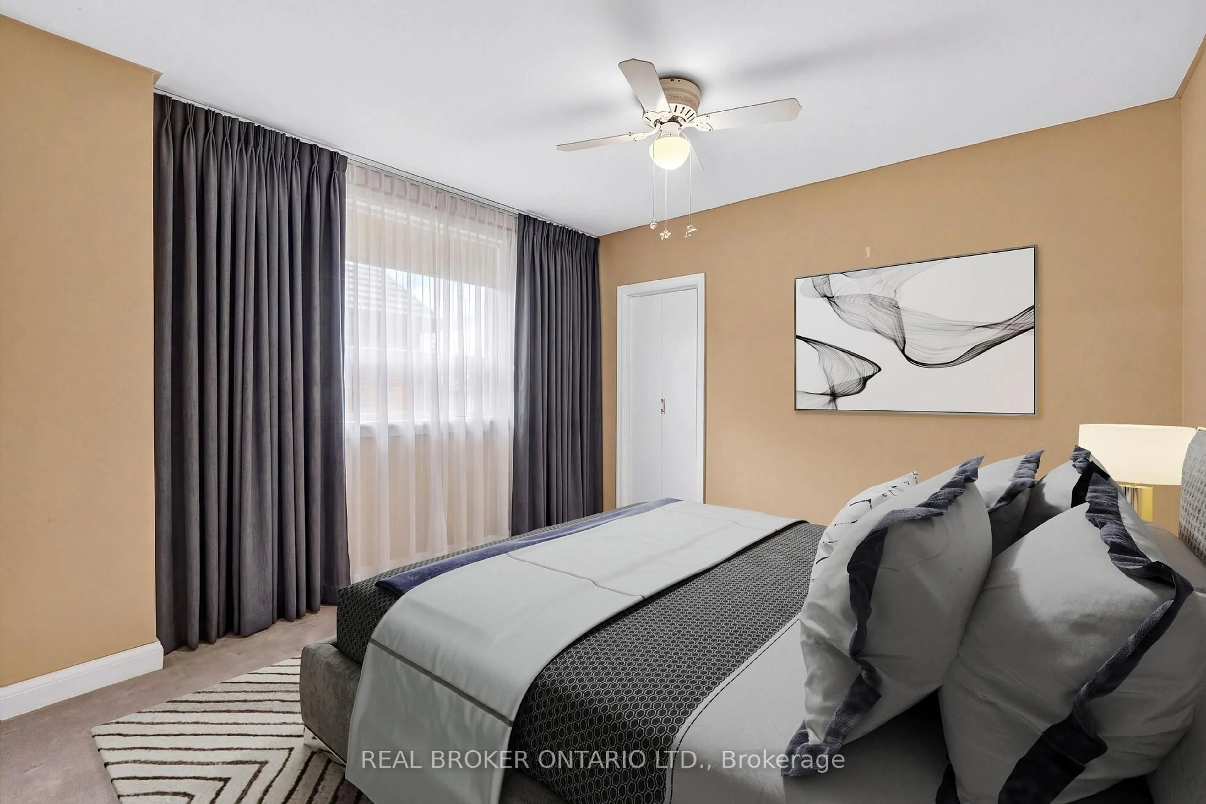 Bedroom with bed, unknown for 379 Talbot St, Hamilton Ontario L8H 6T5