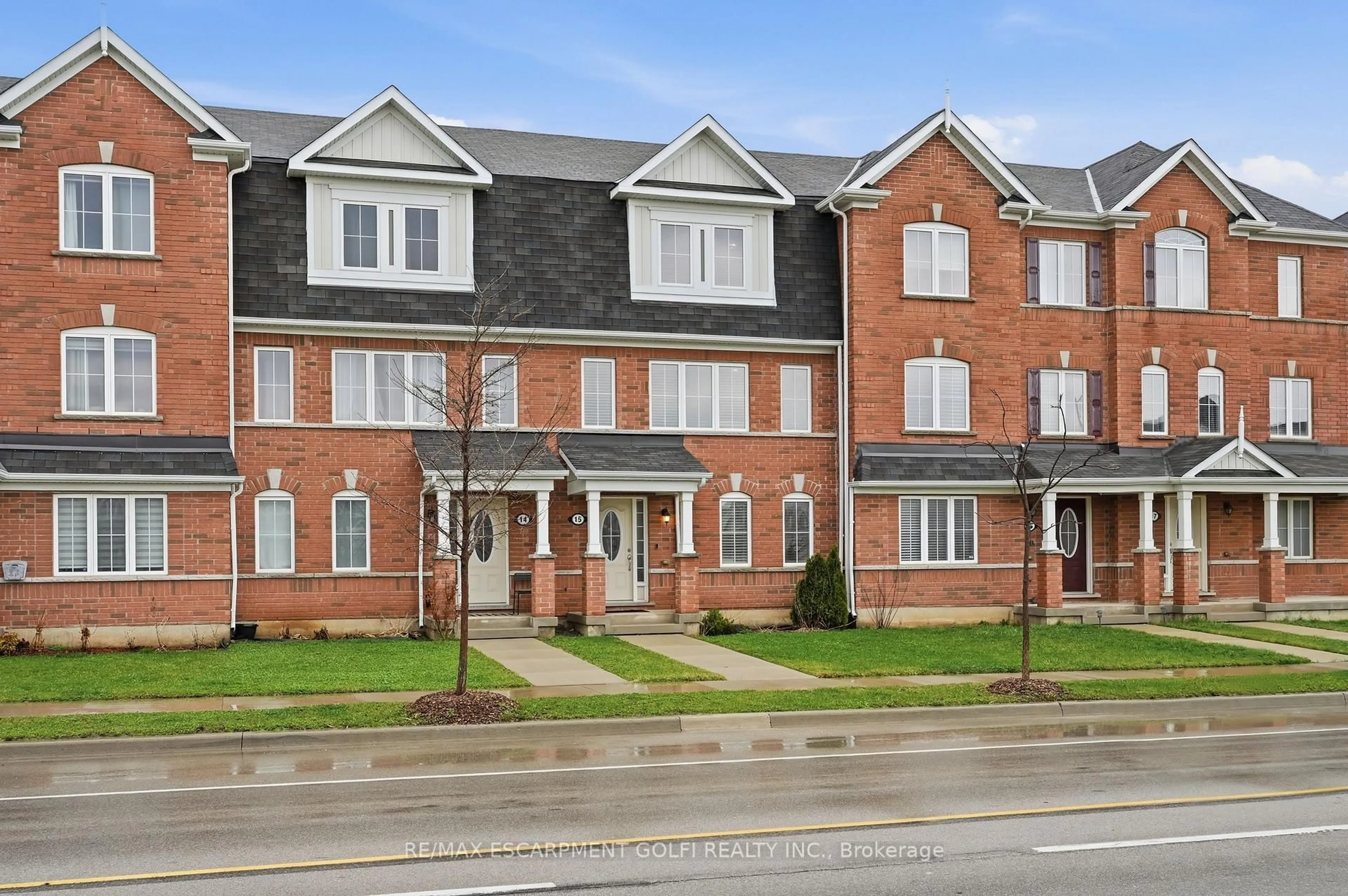 Home with brick exterior material, street for 230 Avonsyde Blvd #15, Hamilton Ontario L8B 1T9