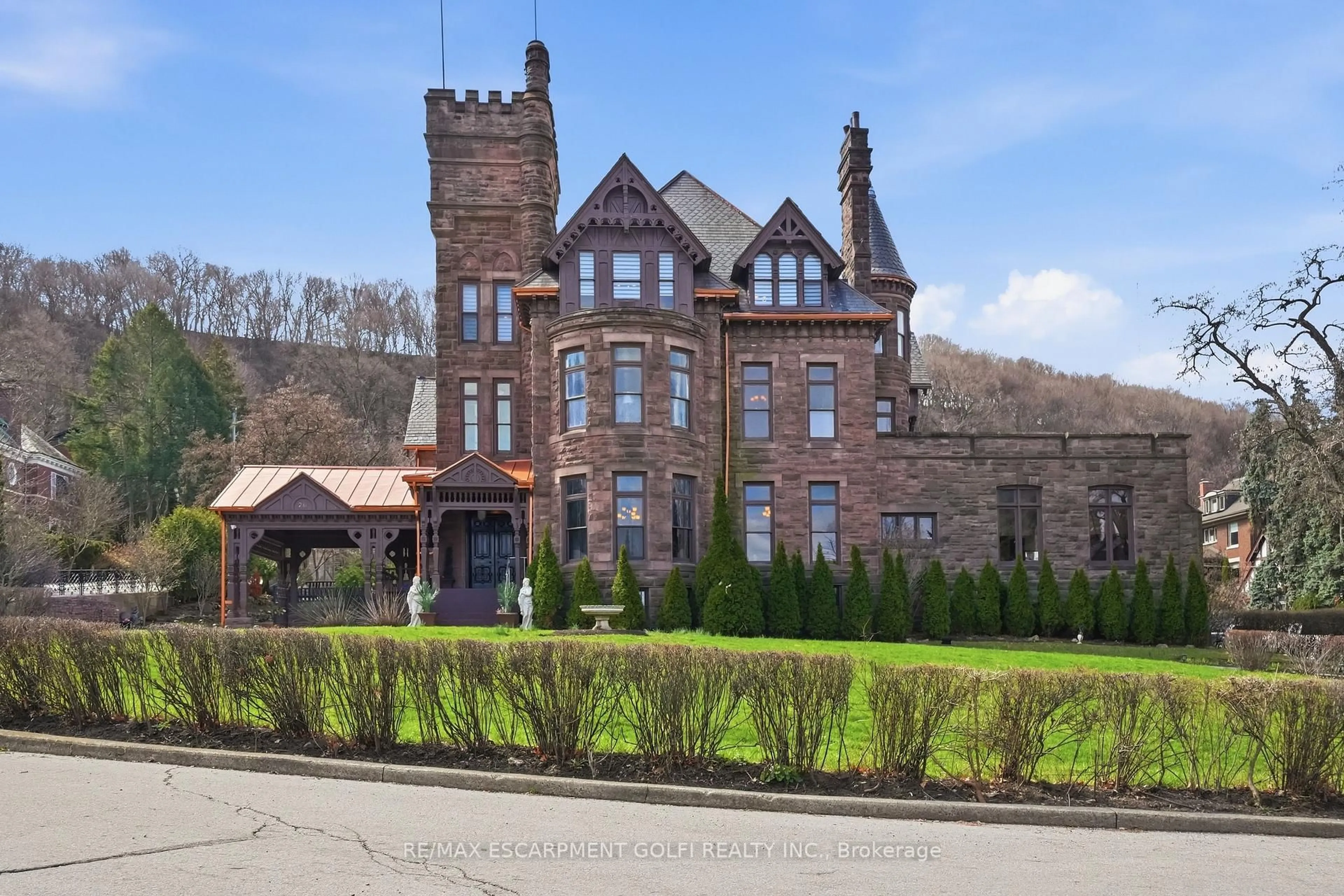 Unknown for 26 RAVENSCLIFFE Ave, Hamilton Ontario L8P 3M4