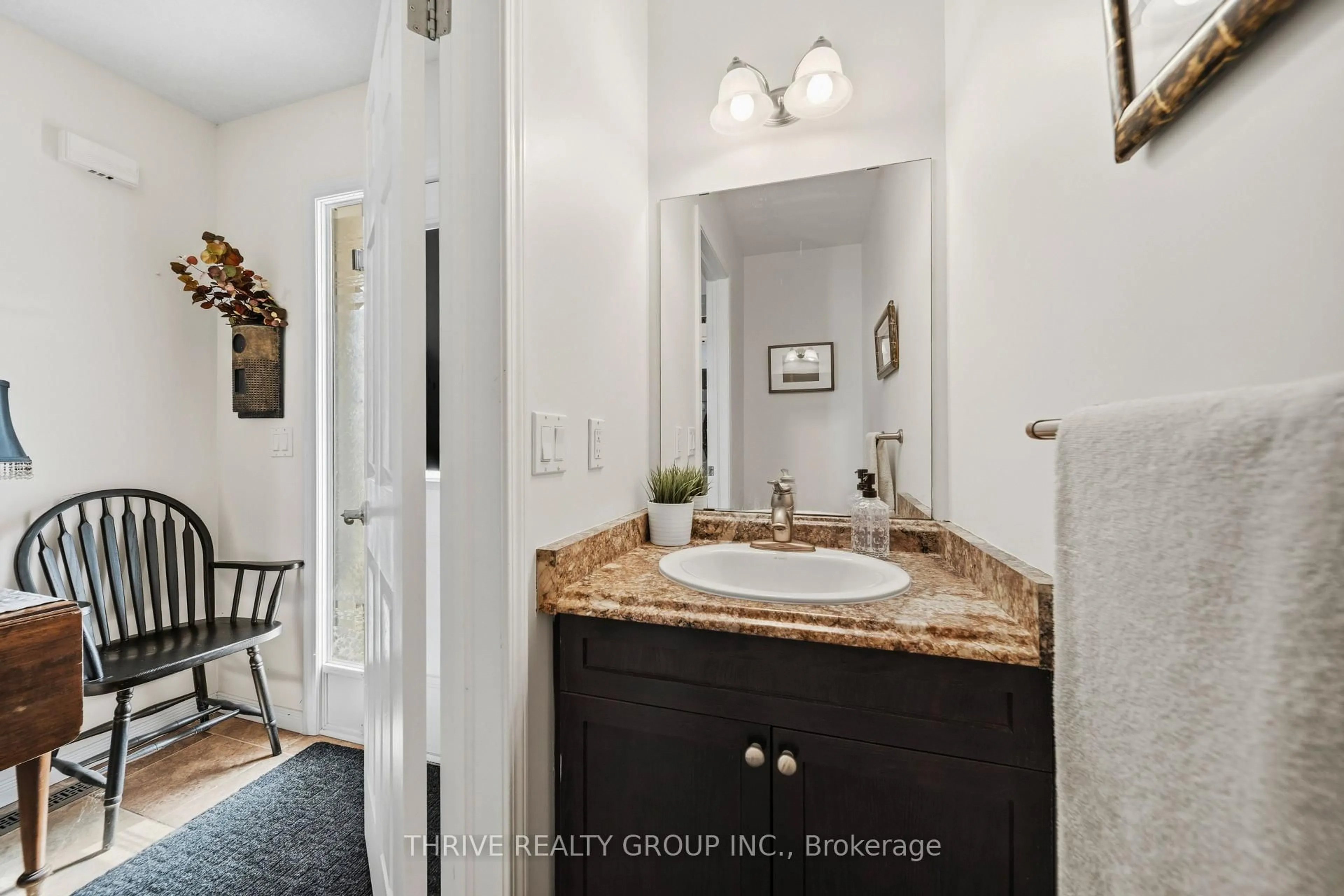 Standard bathroom, ceramic/tile floor for 582 HYDE PARK Rd #2, London North Ontario N6H 3S1