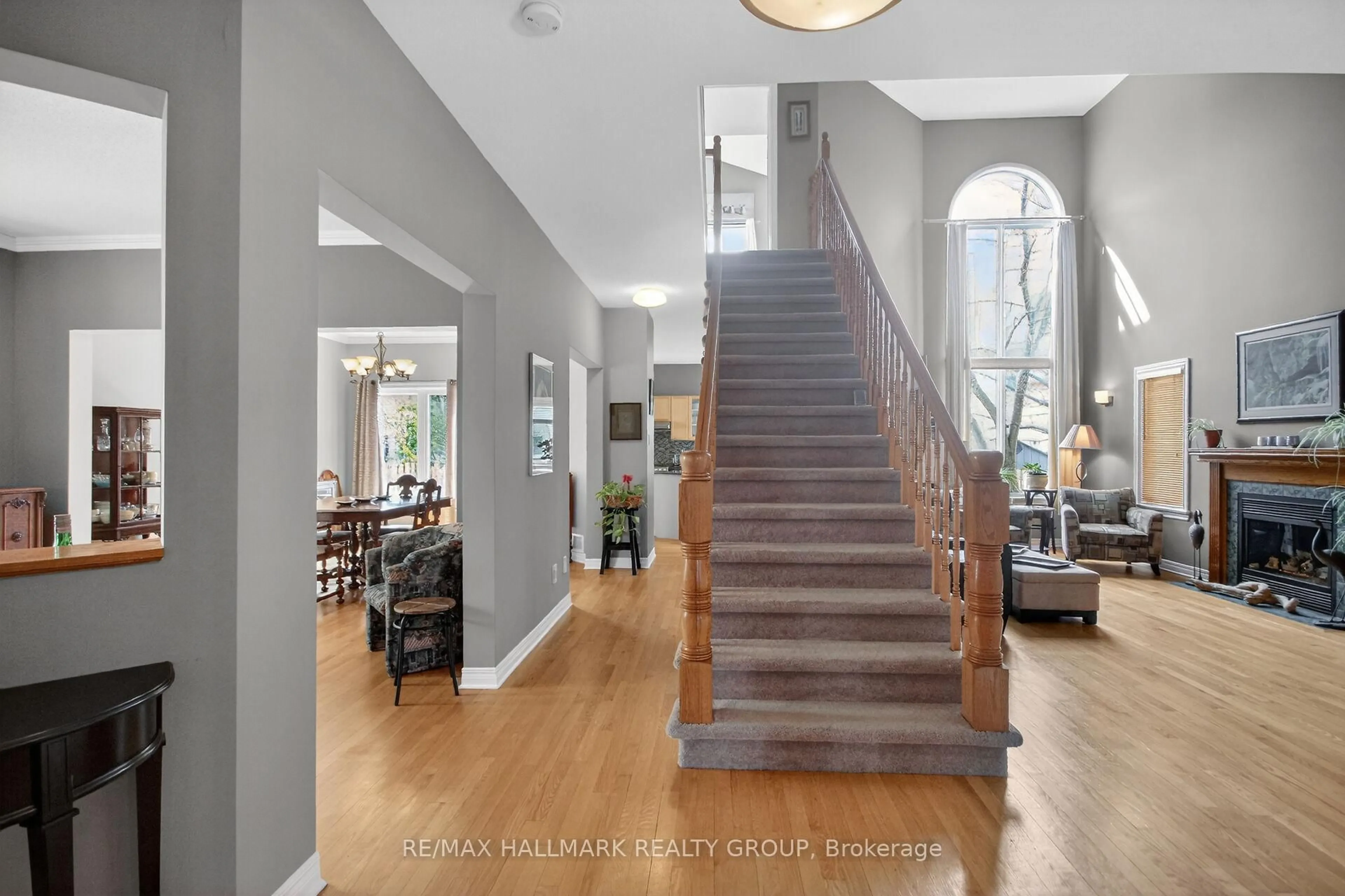 Indoor entryway for 177 Redpath Dr, Ottawa Ontario K2G 6K5