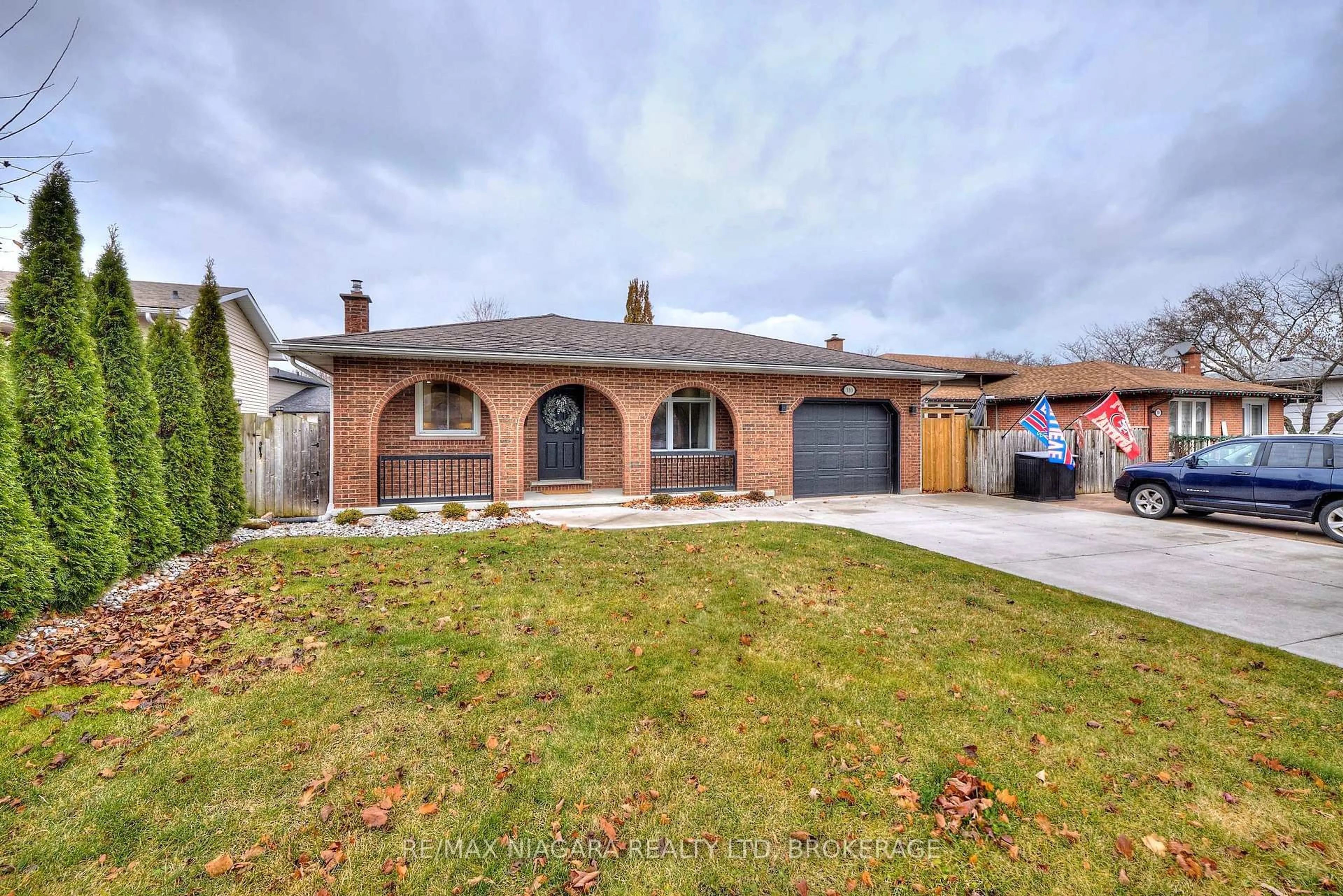 Home with brick exterior material, street for 310 Main St, St. Catharines Ontario L2N 7A9