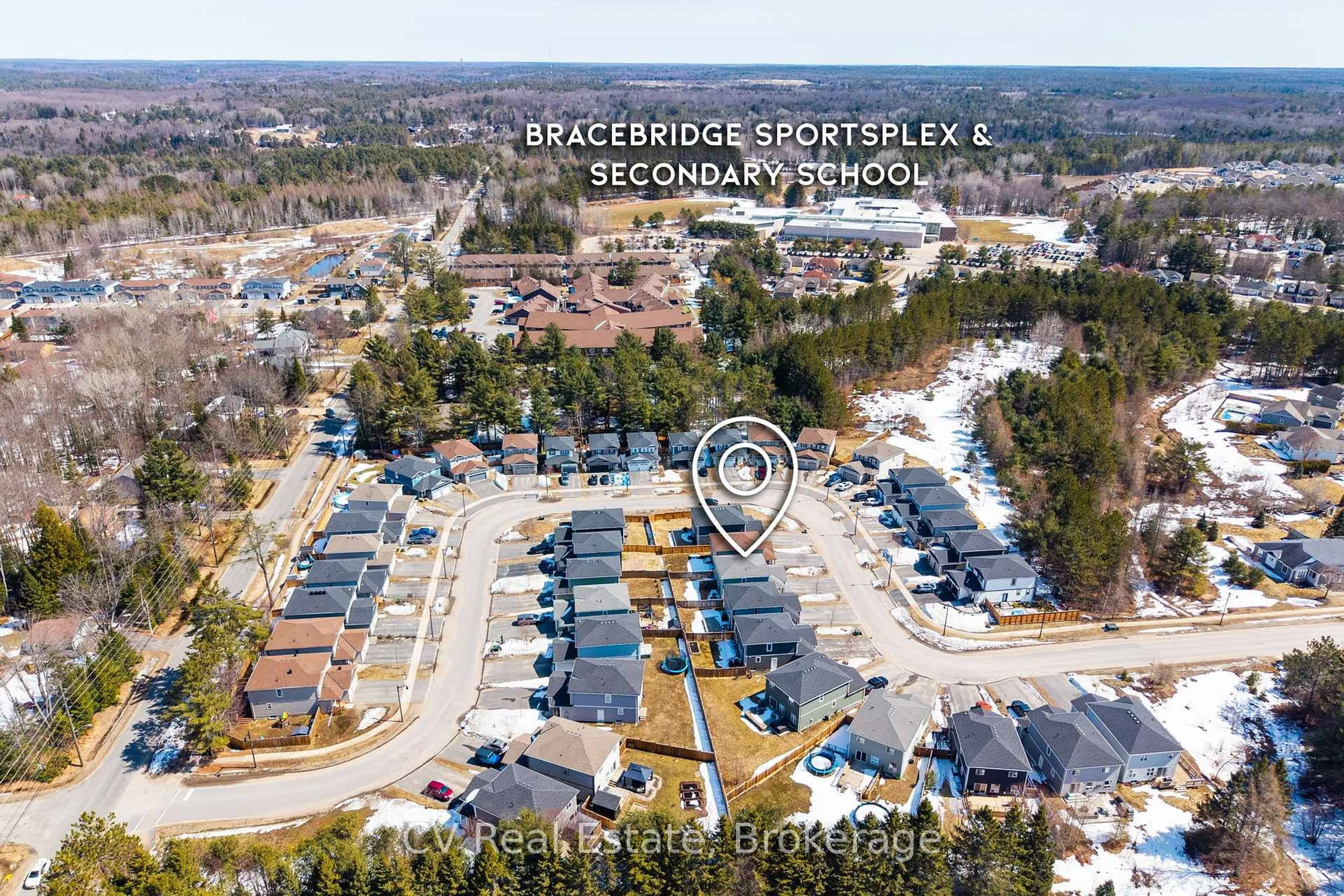 A pic from outside/outdoor area/front of a property/back of a property/a pic from drone, street for 65 Fieldstream Chse, Bracebridge Ontario P1L 0A7
