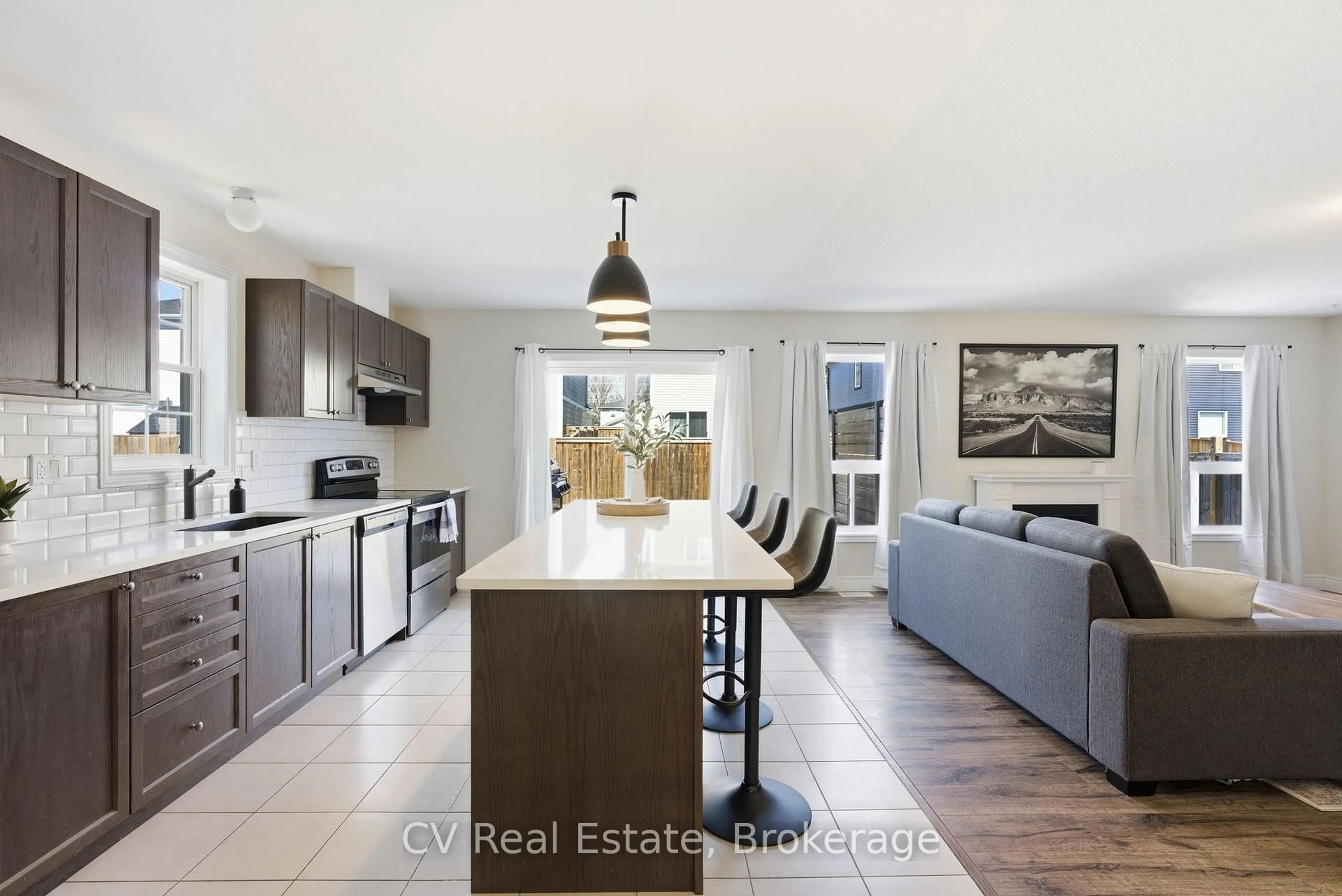 Open concept kitchen, ceramic/tile floor for 65 Fieldstream Chse, Bracebridge Ontario P1L 0A7