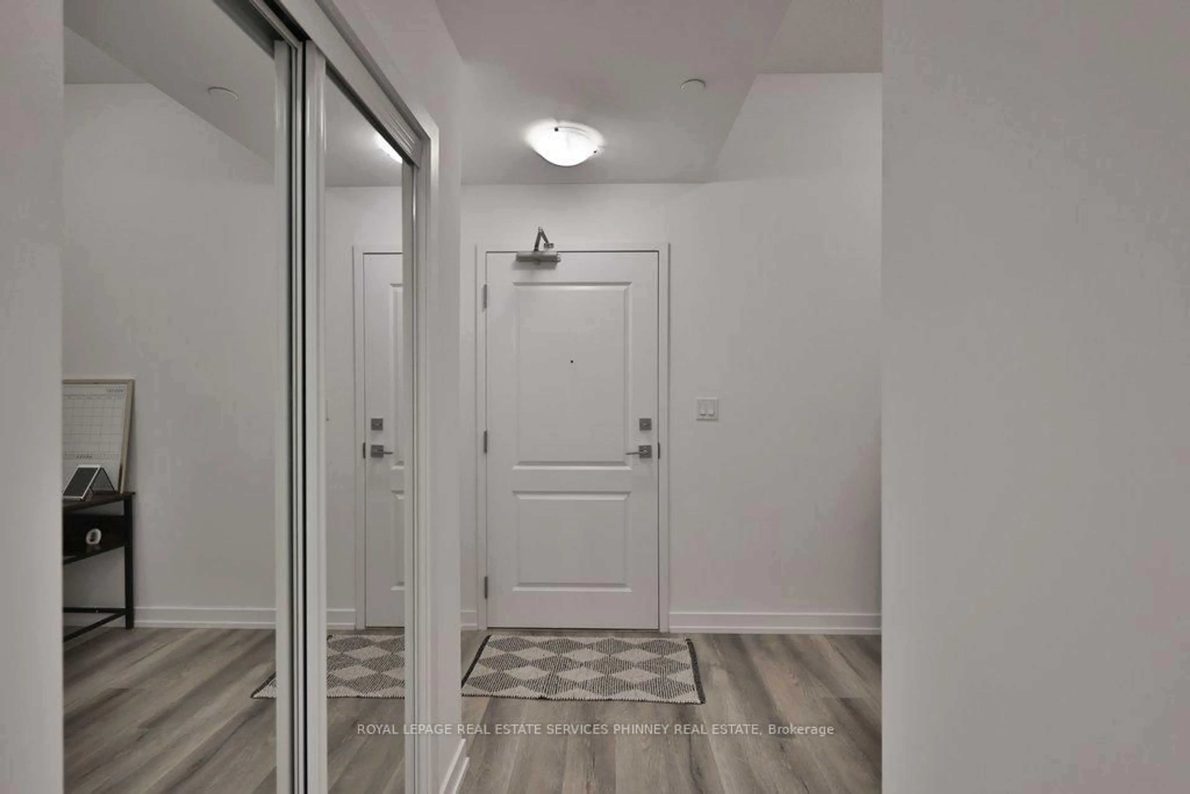 Indoor entryway for 470 Dundas St #506, Hamilton Ontario L8B 2A6