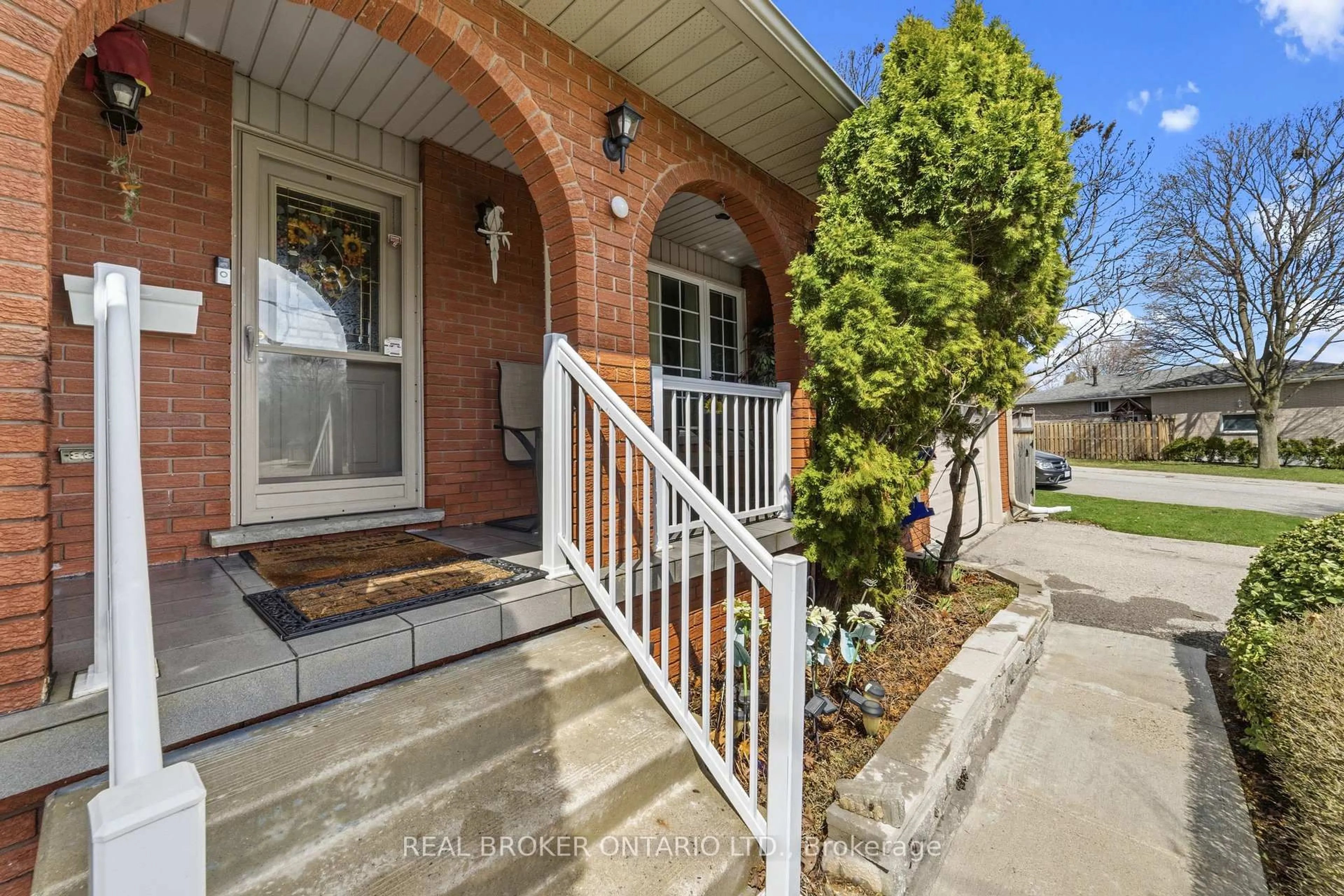 Unknown for 122 Green Cedar Dr, Hamilton Ontario L9C 6W6