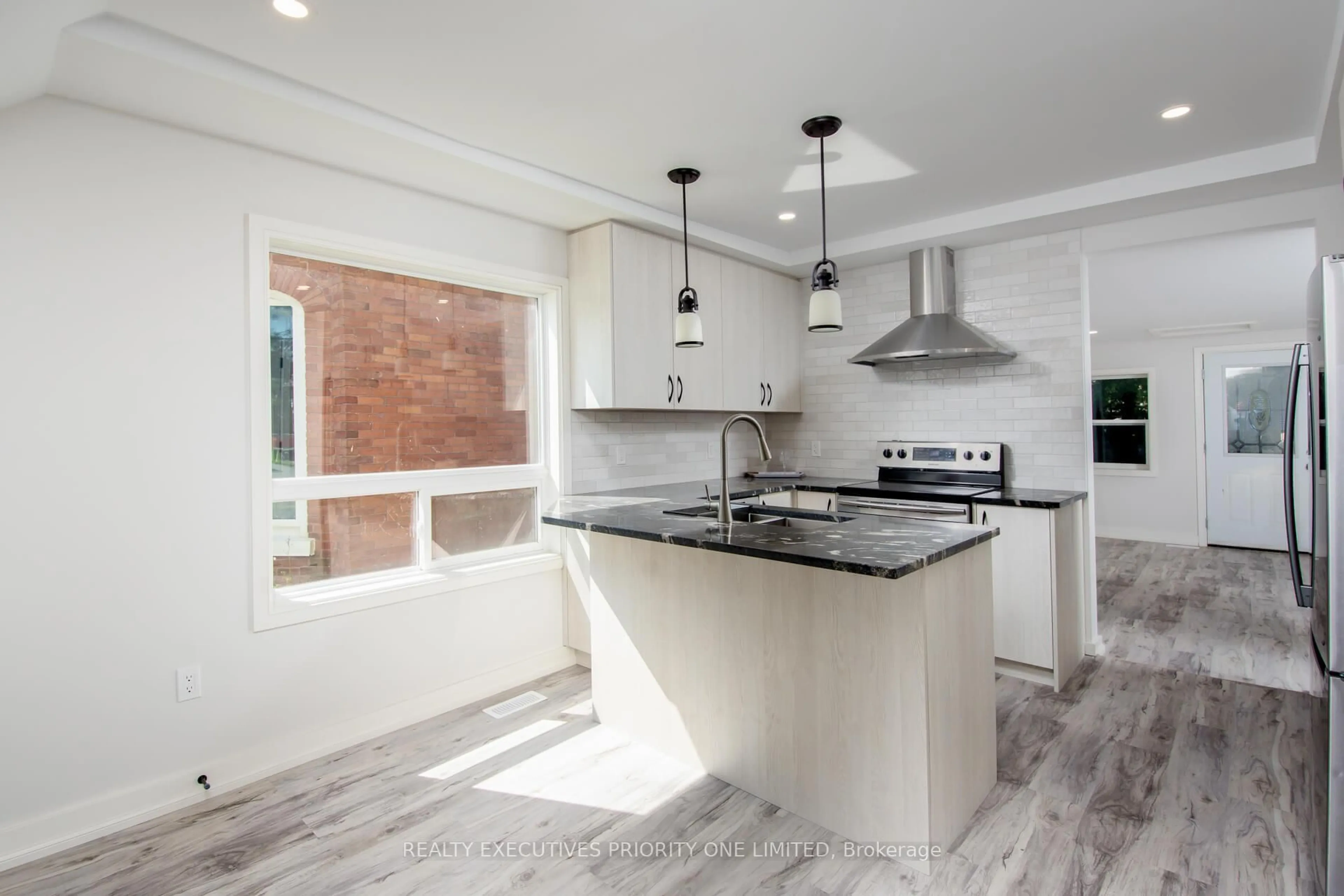 Open concept kitchen, unknown for 152 Main St, Shelburne Ontario L0N 1S3