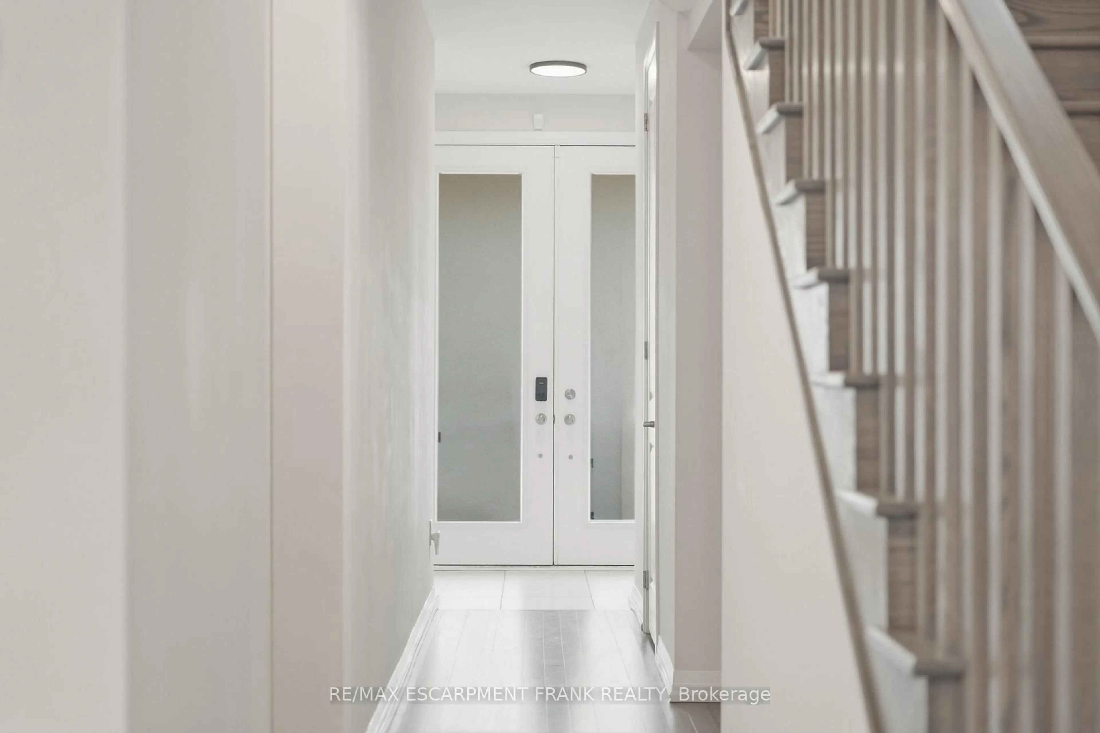 Indoor entryway for 171 Spitfire Dr, Hamilton Ontario L0R 1W0