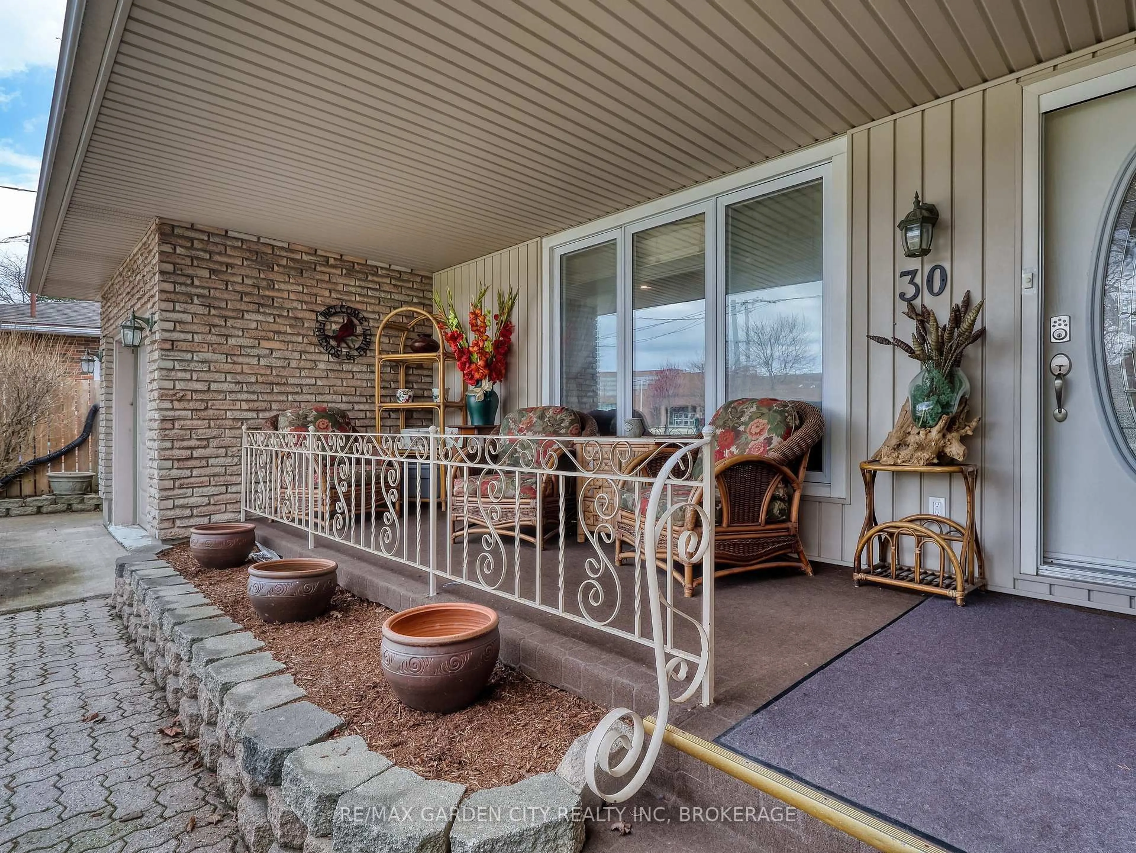 Unknown for 30 Glenview Ave, St. Catharines Ontario L2N 2Z8