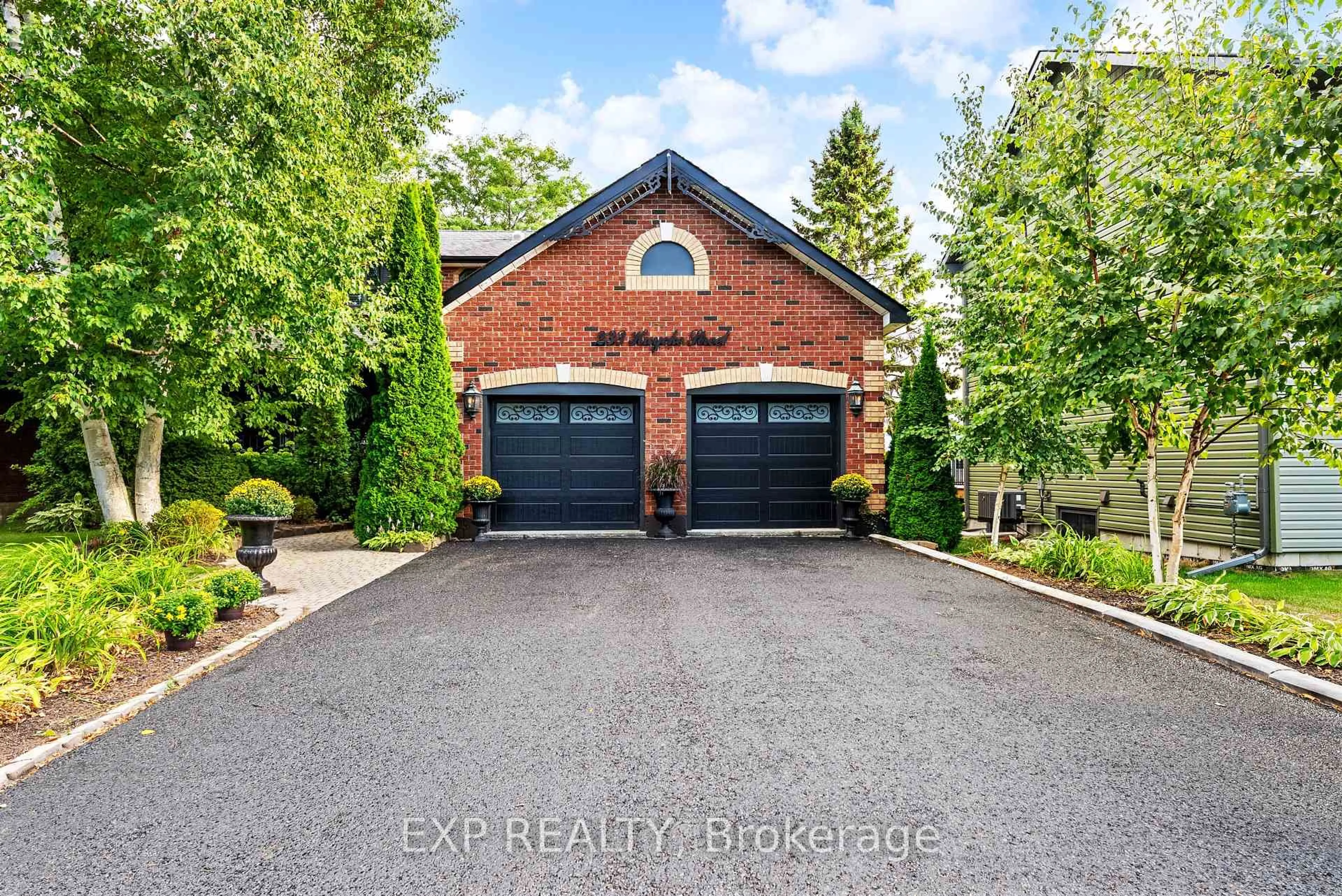 Indoor garage for 233 Huycke St, Cobourg Ontario K9A 5K8