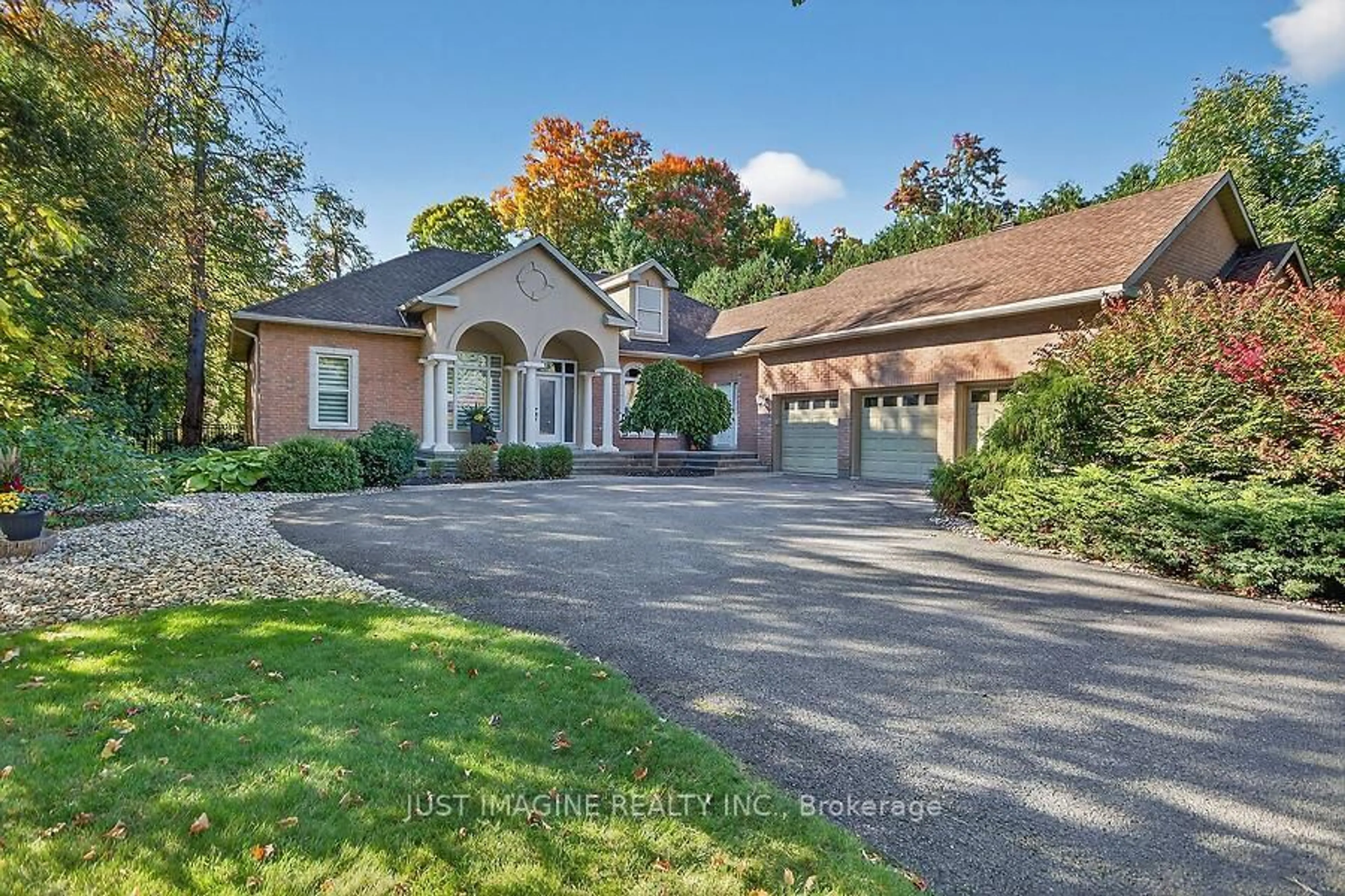 Home with brick exterior material, unknown for 5512 Wicklow Dr, Ottawa Ontario K4M 1C4