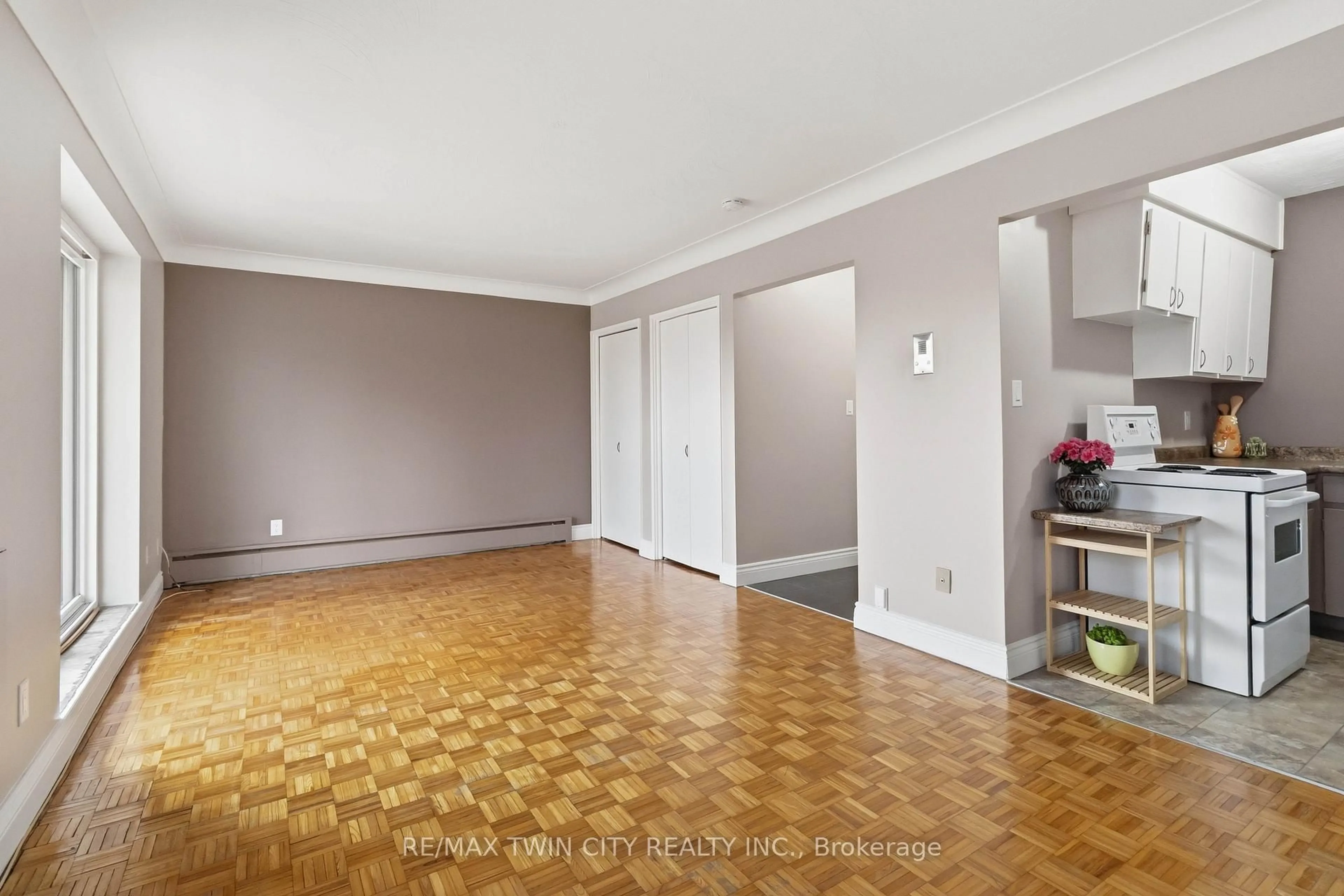 A pic of a room for 87 St George St #305, Brantford Ontario N3R 1V5