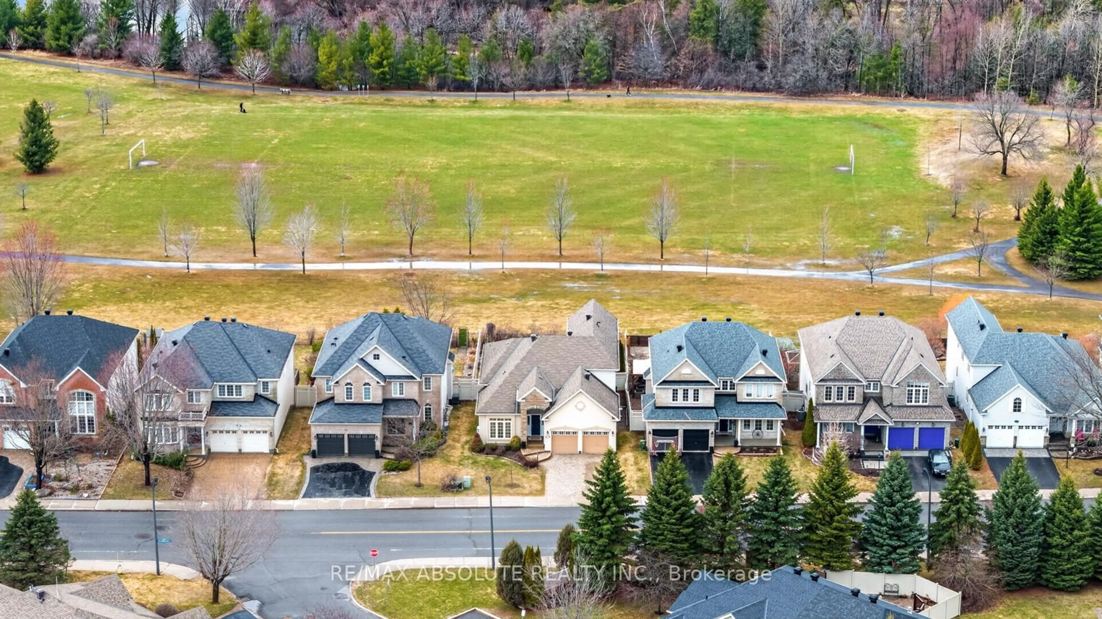 A pic from outside/outdoor area/front of a property/back of a property/a pic from drone, mountain view for 72 Riverstone Dr, Ottawa Ontario K2J 5E6