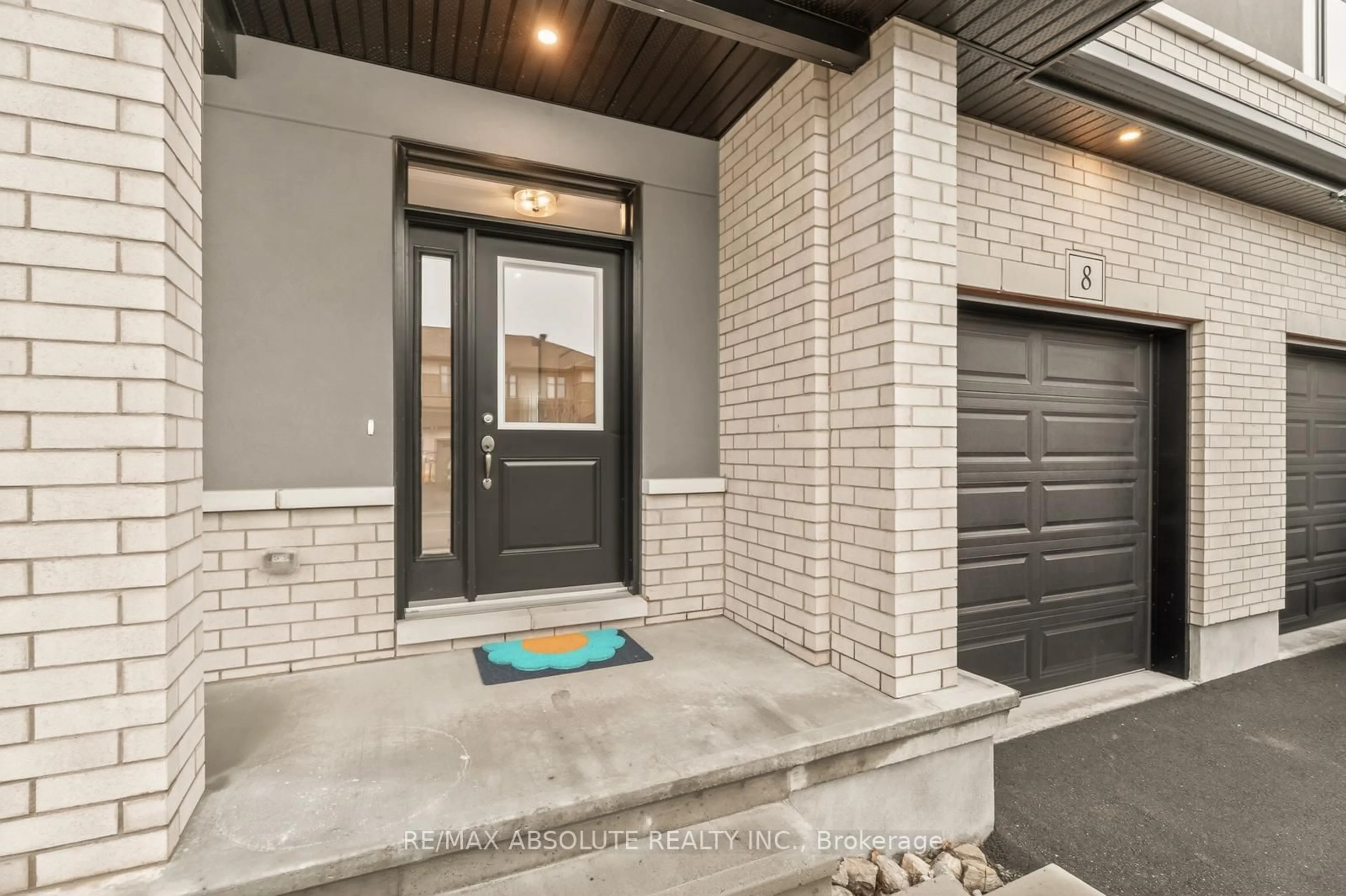 Indoor entryway for 8 TABER St, Carleton Place Ontario K7C 0H2