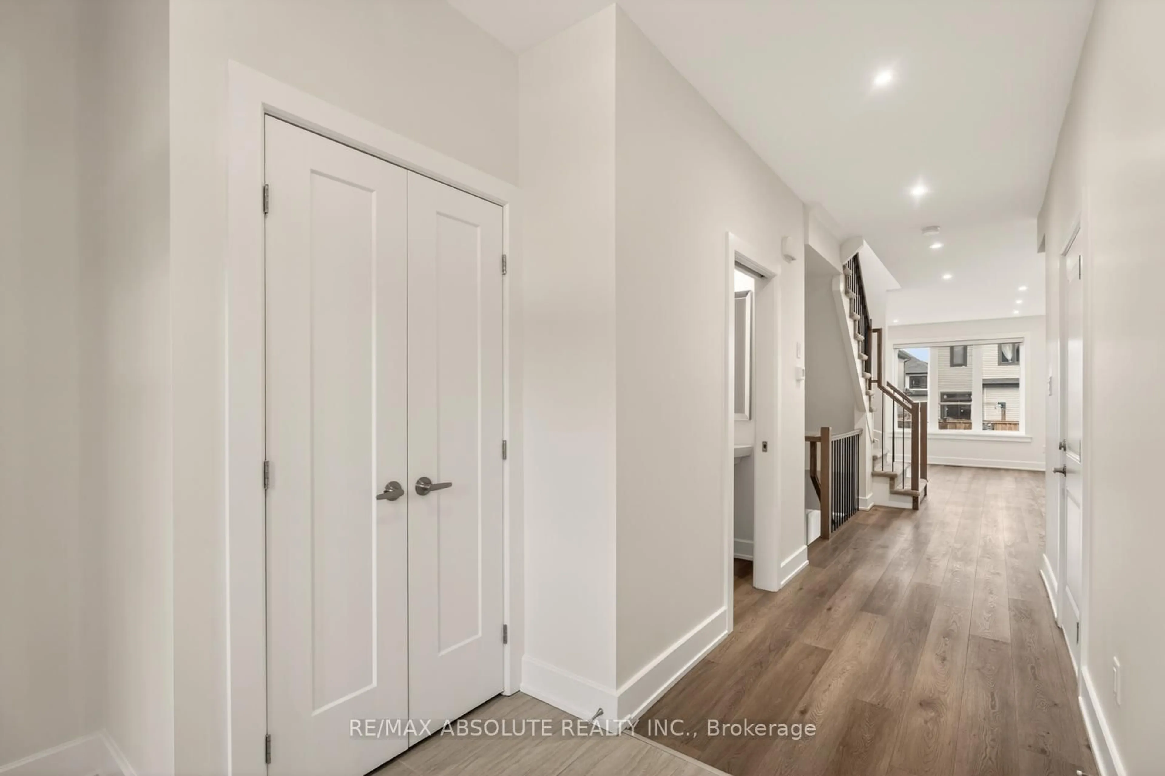 Indoor entryway for 8 TABER St, Carleton Place Ontario K7C 0H2