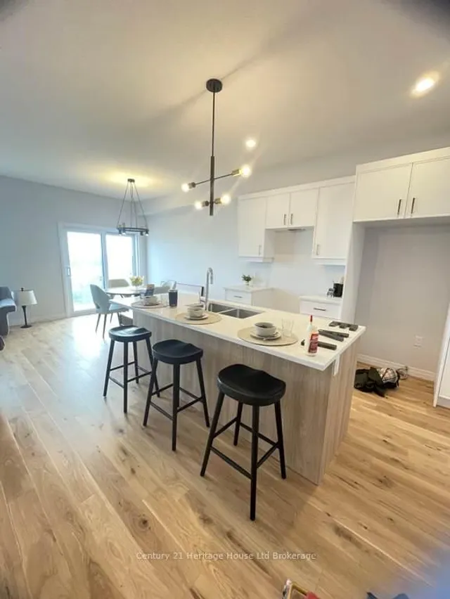 331 Kading Cres, Woodstock 3