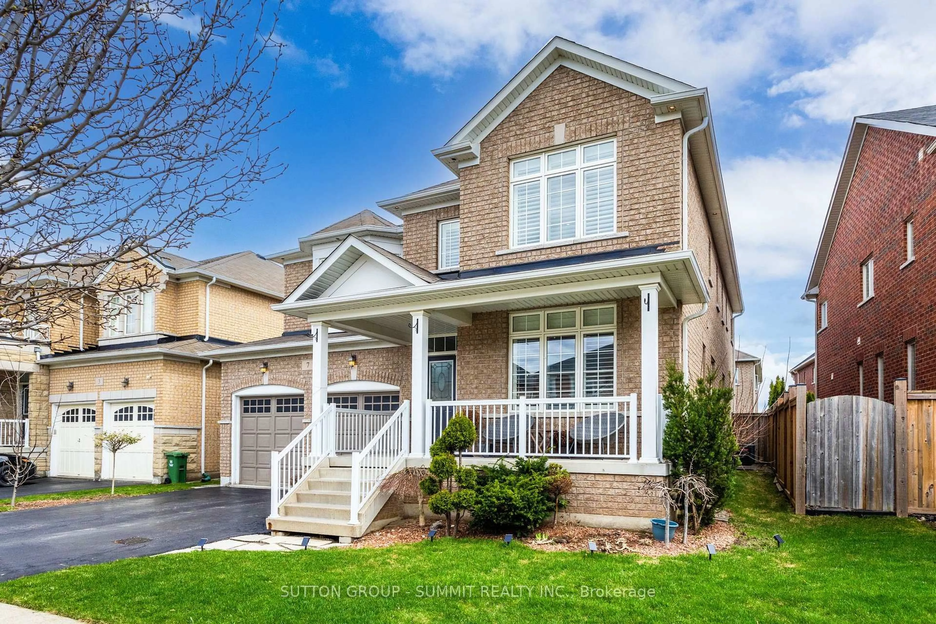 Home with brick exterior material, street for 7 Attridge Cres, Hamilton Ontario L8B 0R5