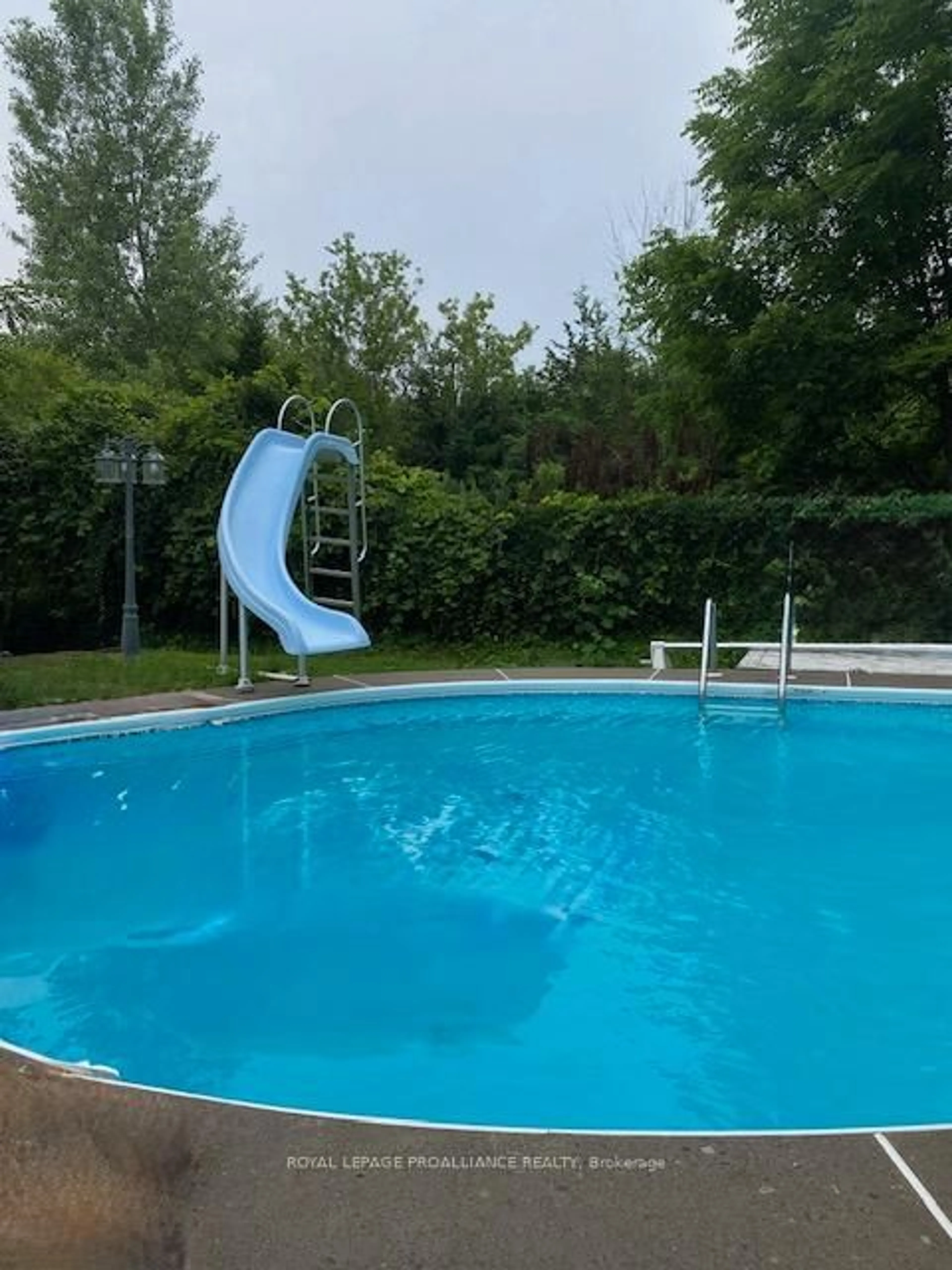 Pool for 29 Sherwood Cres, Belleville Ontario K8P 5G2