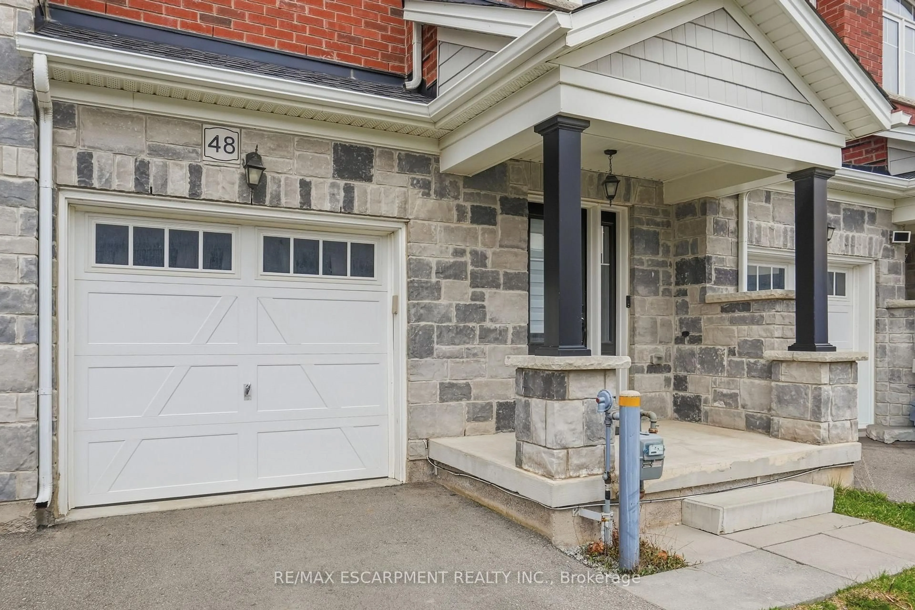 Home with brick exterior material, street for 48 Harmony Way, Thorold Ontario L2V 0H1