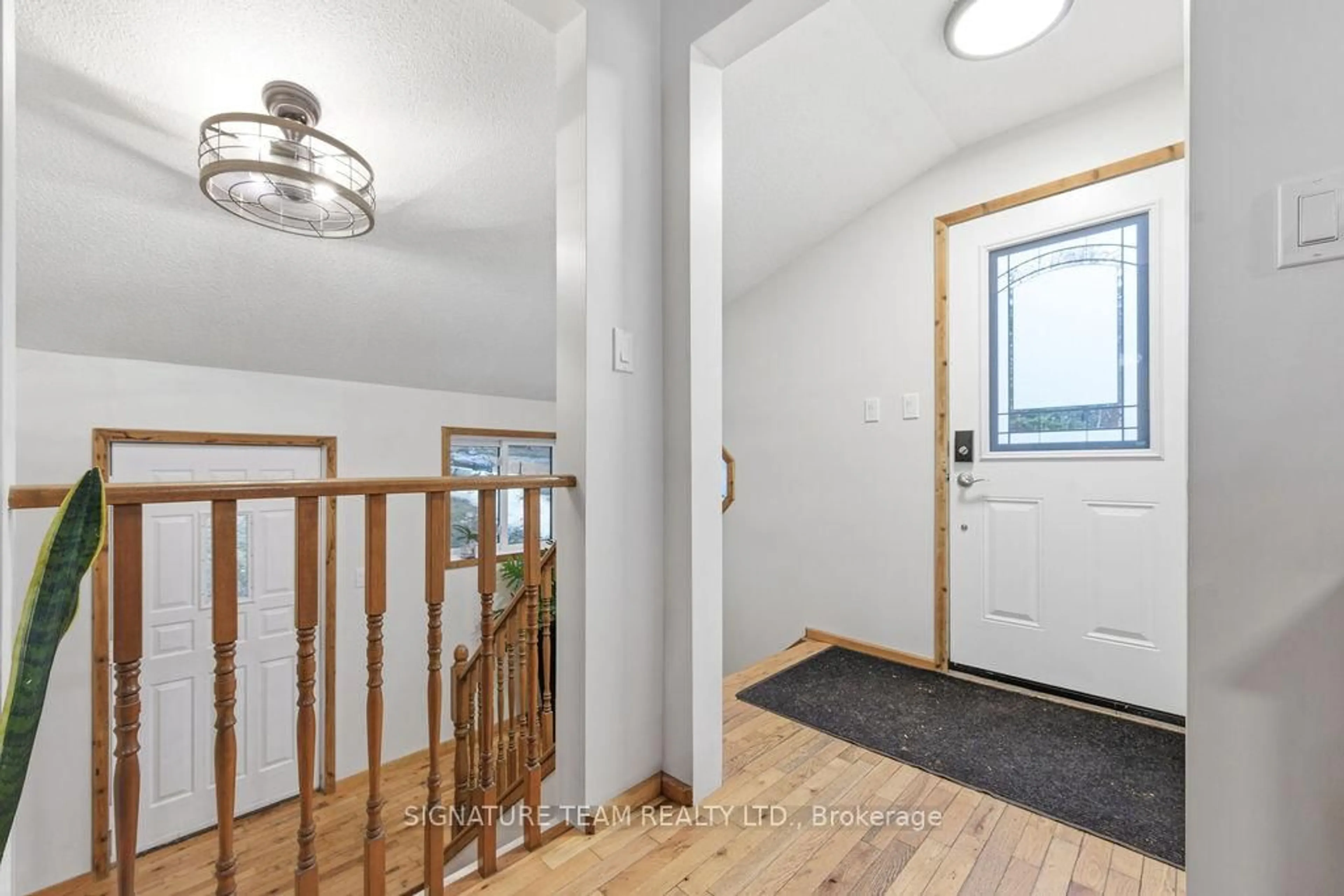 Indoor entryway for 96 Addington Rd. 6 Rd, Cloyne Ontario K0H 1K0