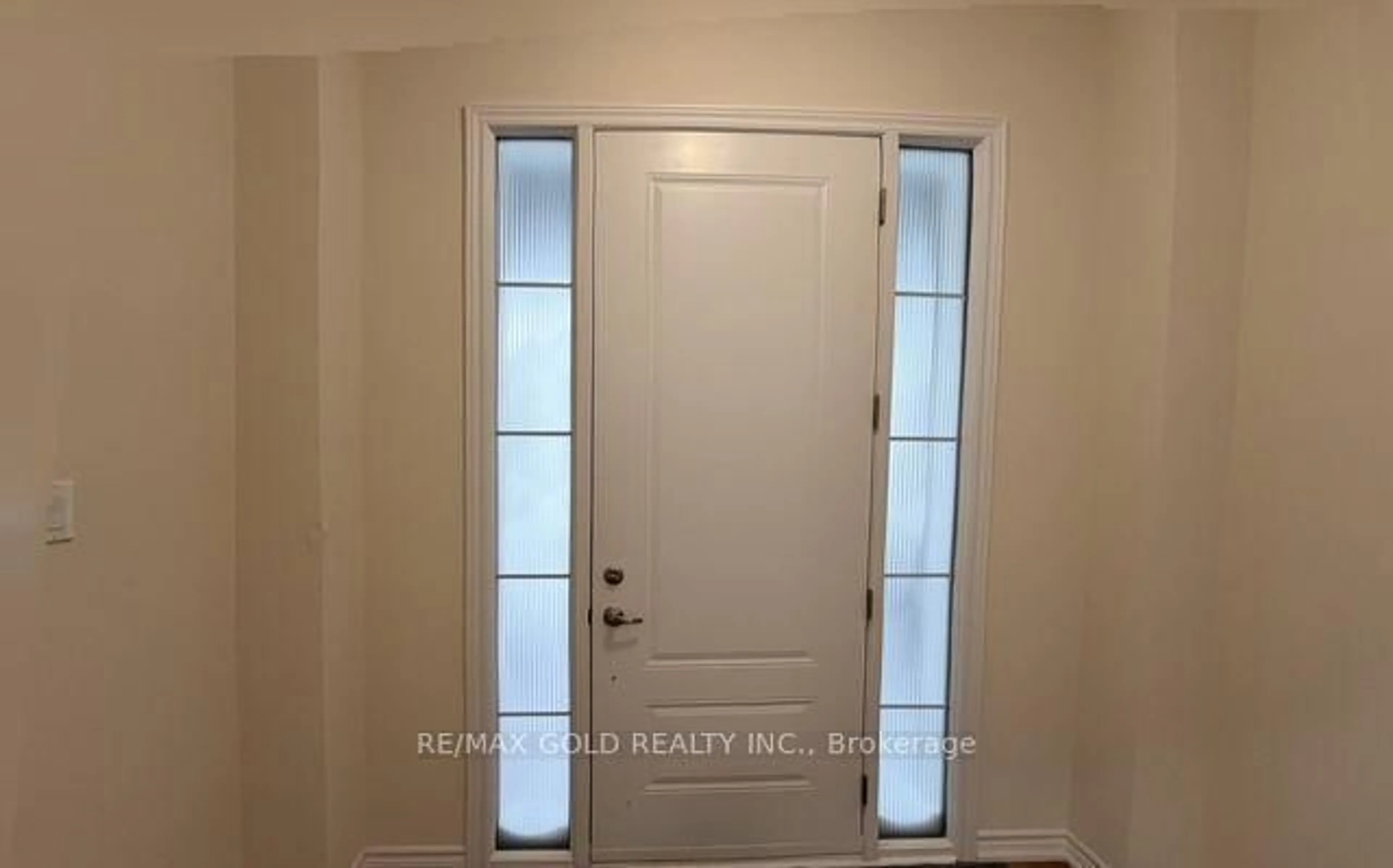 Indoor entryway for 86 Molozzi St, Erin Ontario N0B 1T0
