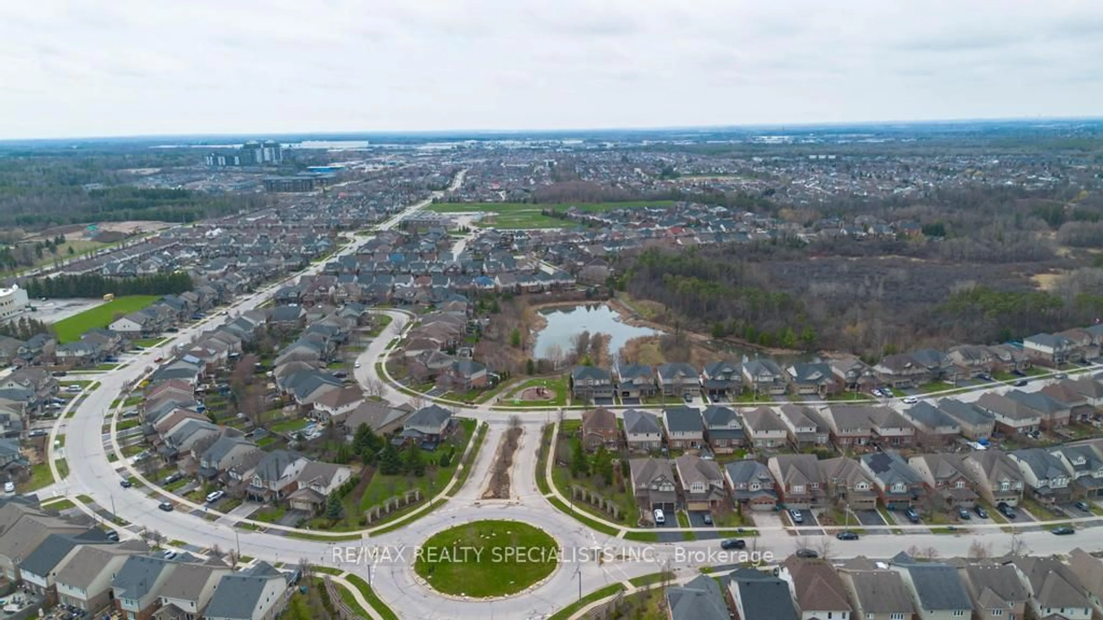 A pic from outside/outdoor area/front of a property/back of a property/a pic from drone, water/lake/river/ocean view for 101 Frederick Dr #2, Guelph Ontario N1L 0K7