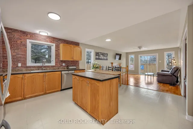2 Newborough Cres, Ottawa 5