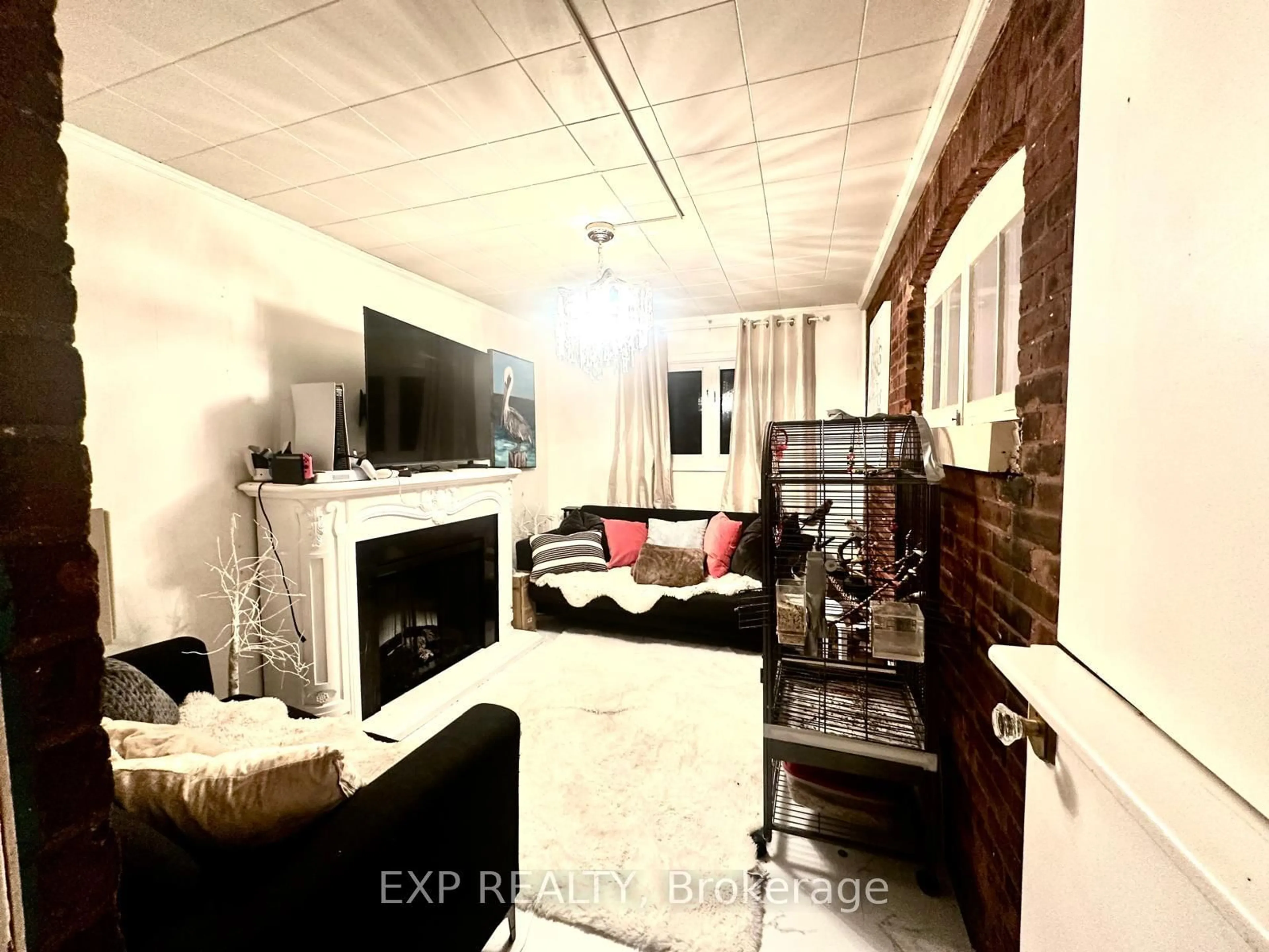 A pic of a room for 168 Hibernia St, Cobourg Ontario K9A 3J8