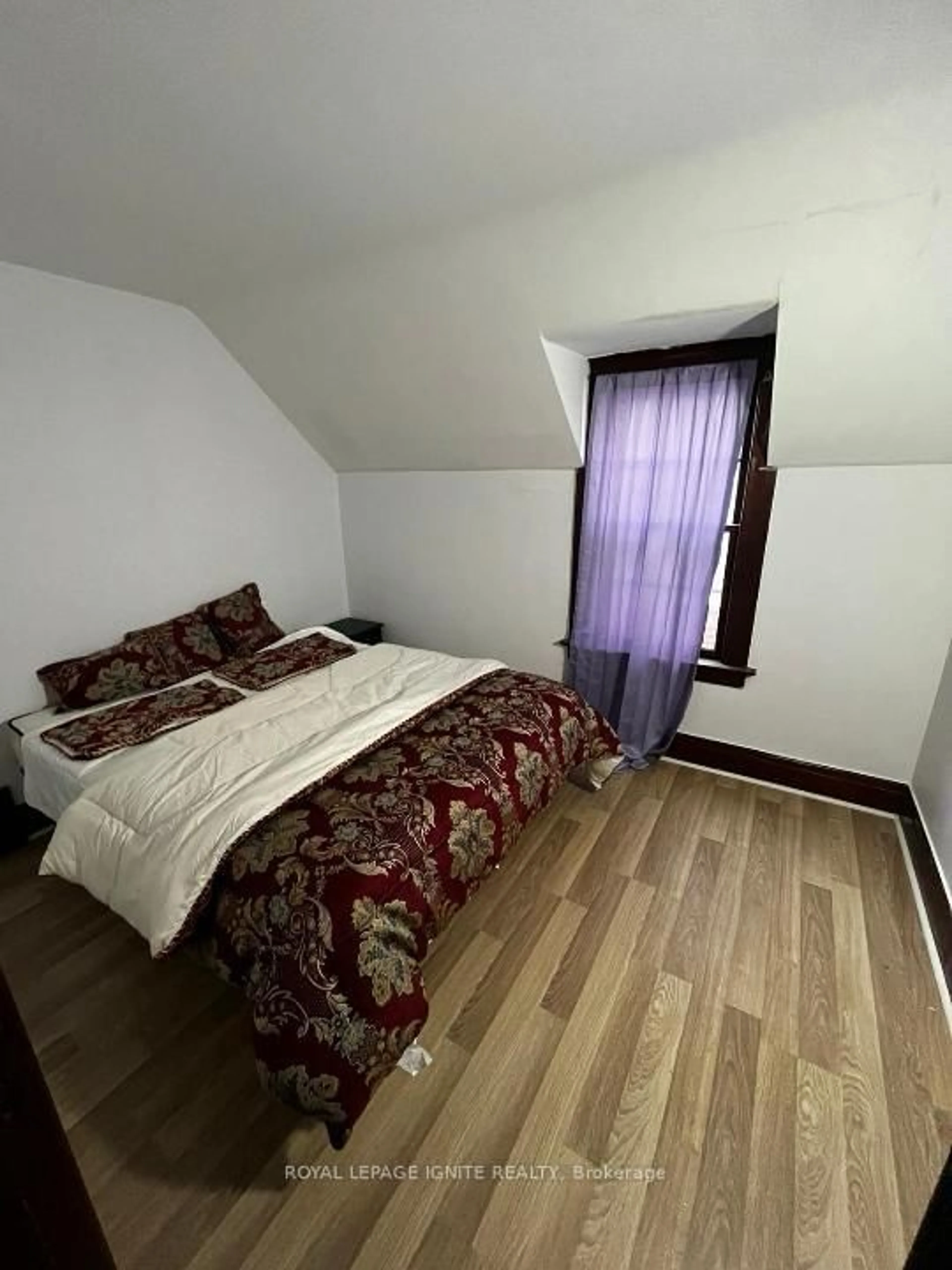 A pic of a room for 6399 Thorold Stone Rd, Niagara Falls Ontario L2J 1A9