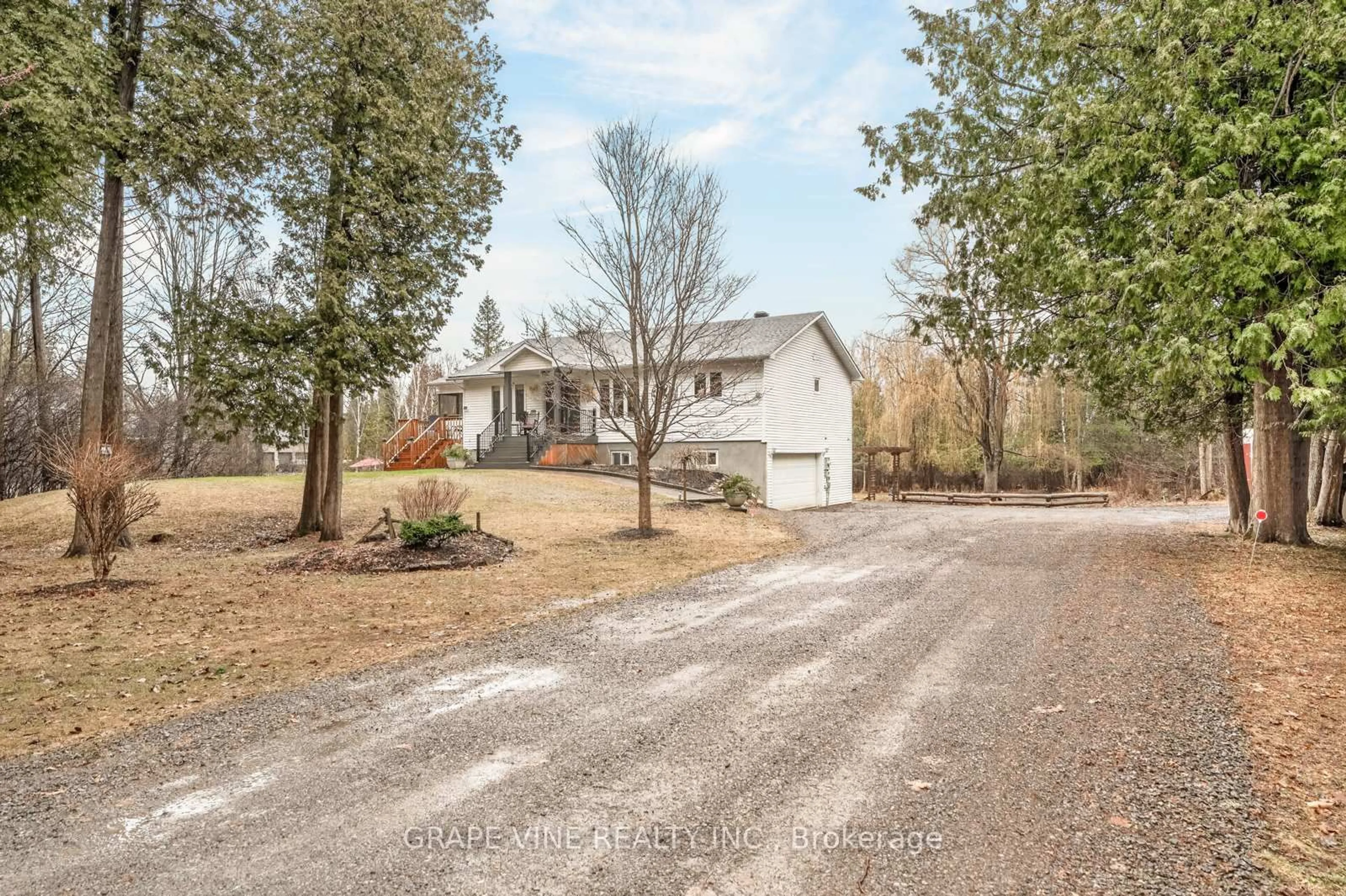 A pic from outside/outdoor area/front of a property/back of a property/a pic from drone, unknown for 119 Sierra Woods Dr, Carp Ontario K0A 1L0