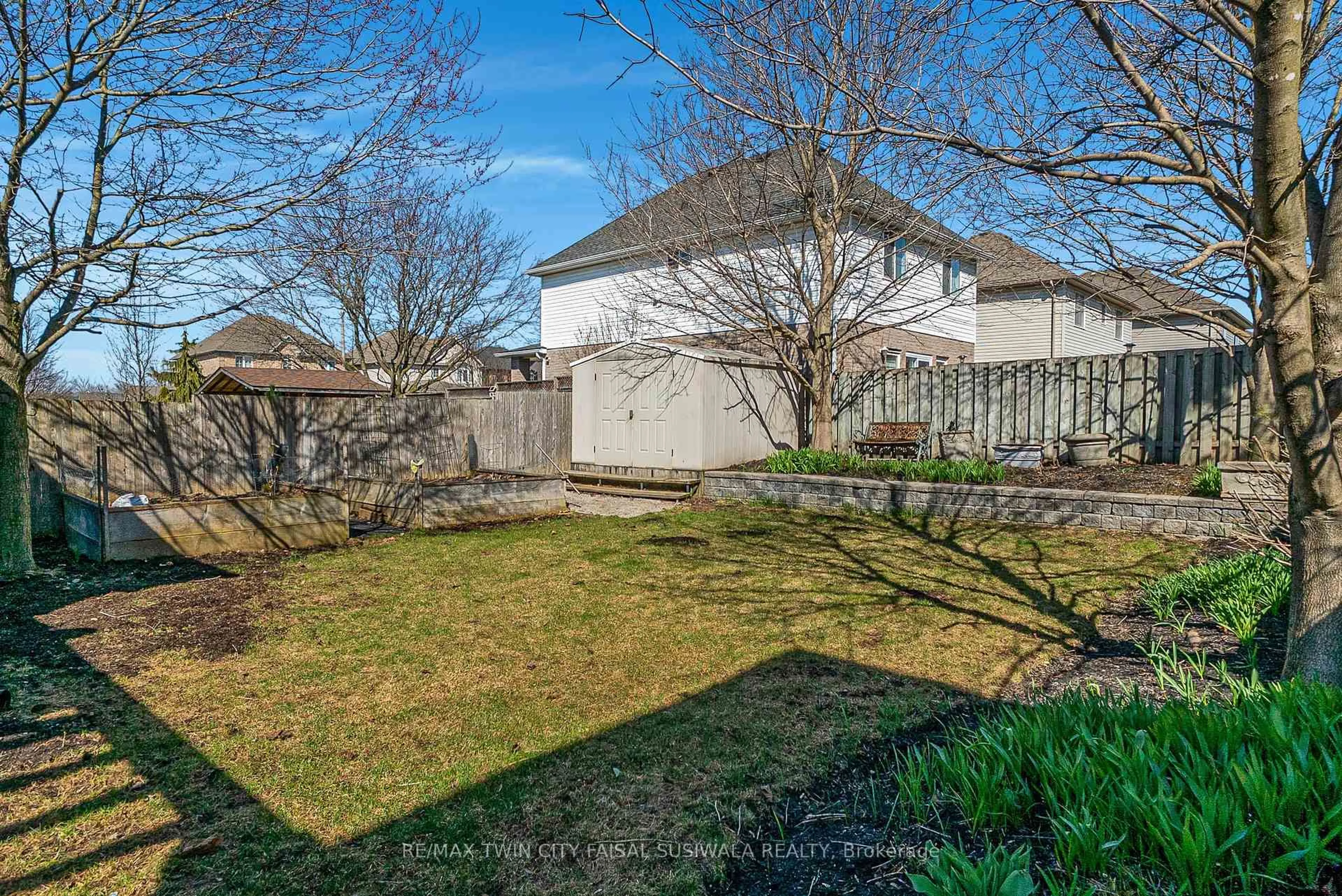 Unknown for 184 Sofron Dr, Cambridge Ontario N3C 4M6