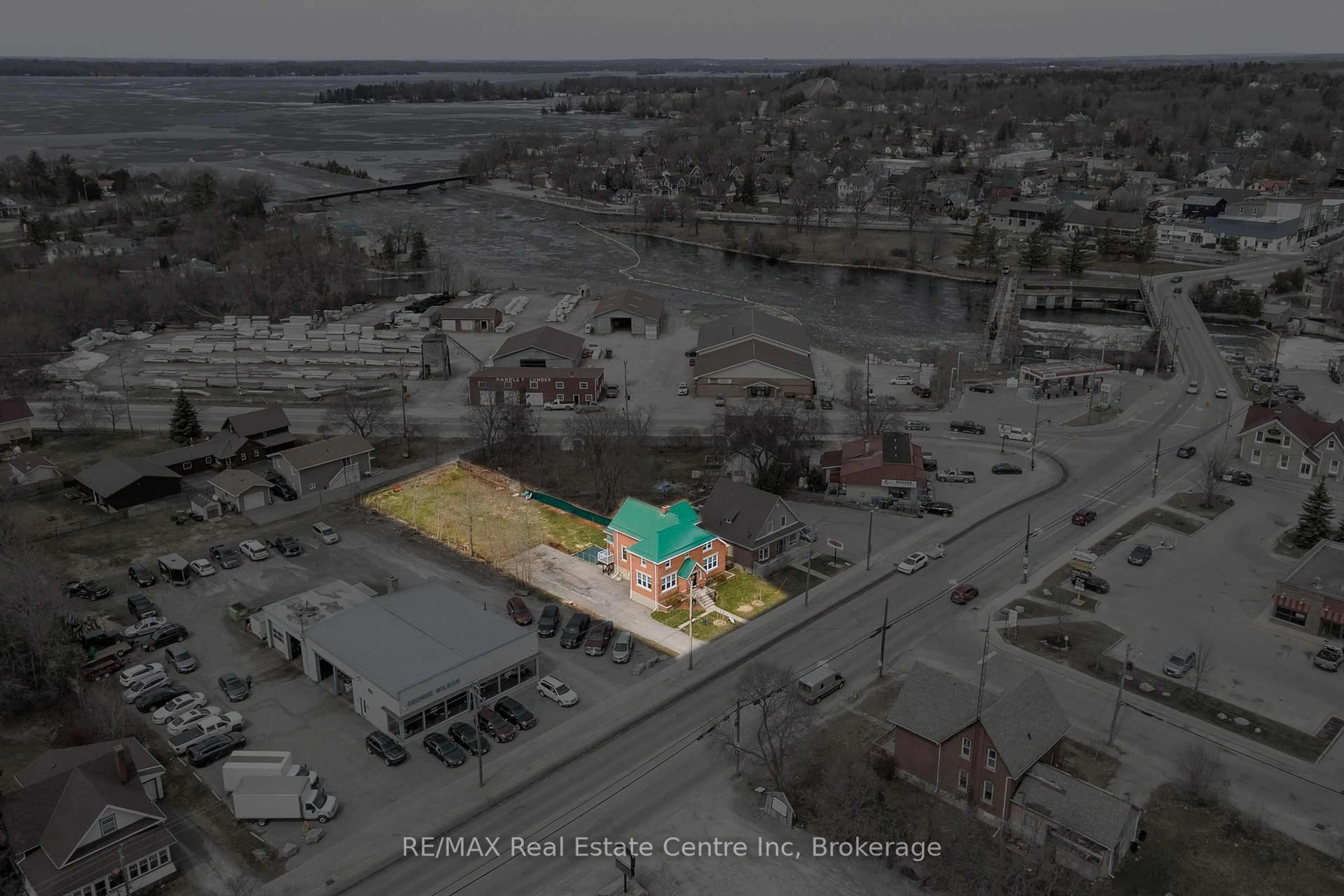 A pic from outside/outdoor area/front of a property/back of a property/a pic from drone, unknown for 24 Lindsay St, Kawartha Lakes Ontario K0M 1N0