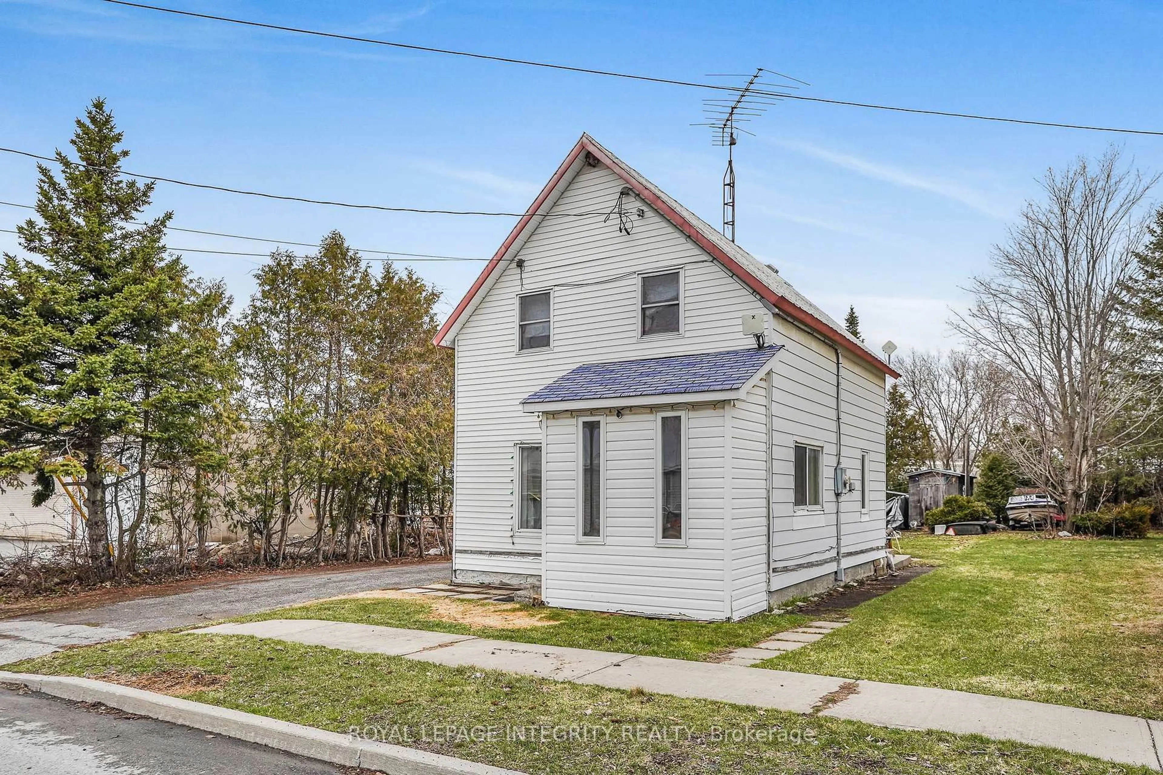 Home with vinyl exterior material, street for 259 Bishop St, North Glengarry Ontario K0C 1A0