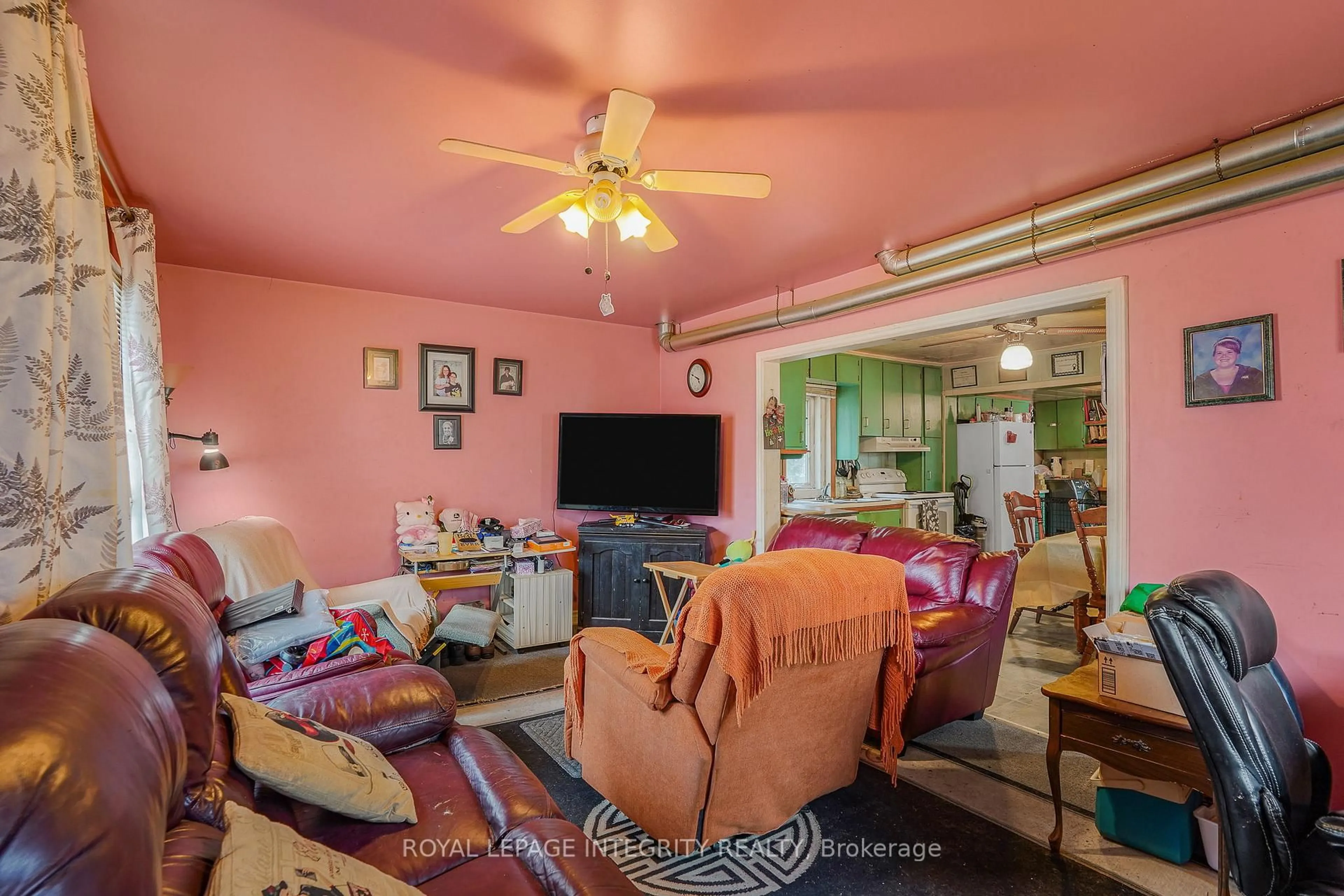 Living room with furniture, unknown for 259 Bishop St, North Glengarry Ontario K0C 1A0