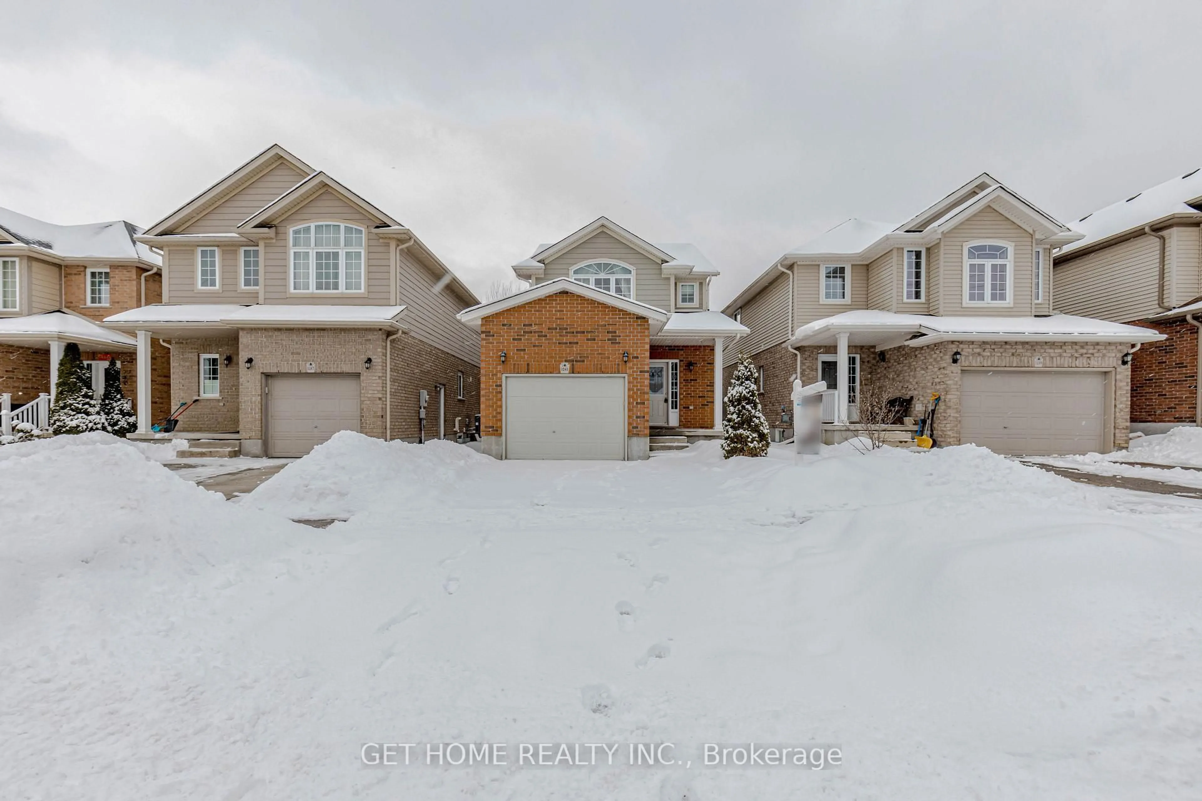 A pic from outside/outdoor area/front of a property/back of a property/a pic from drone, street for 1243 Old Zeller Dr, Kitchener Ontario N2A 0A2