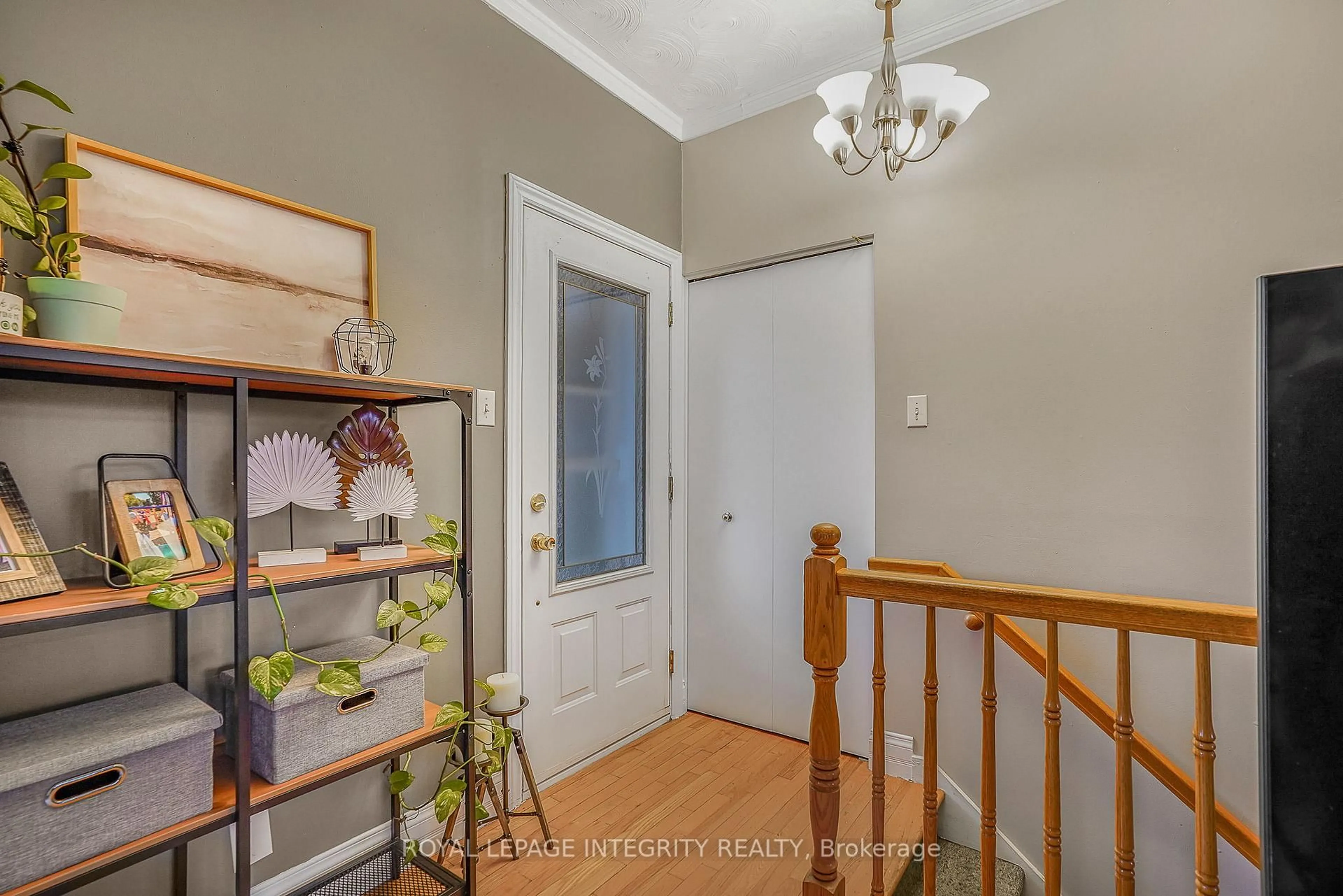 Indoor entryway for 84 Lalande Cres, Alfred and Plantagenet Ontario K0B 1A0