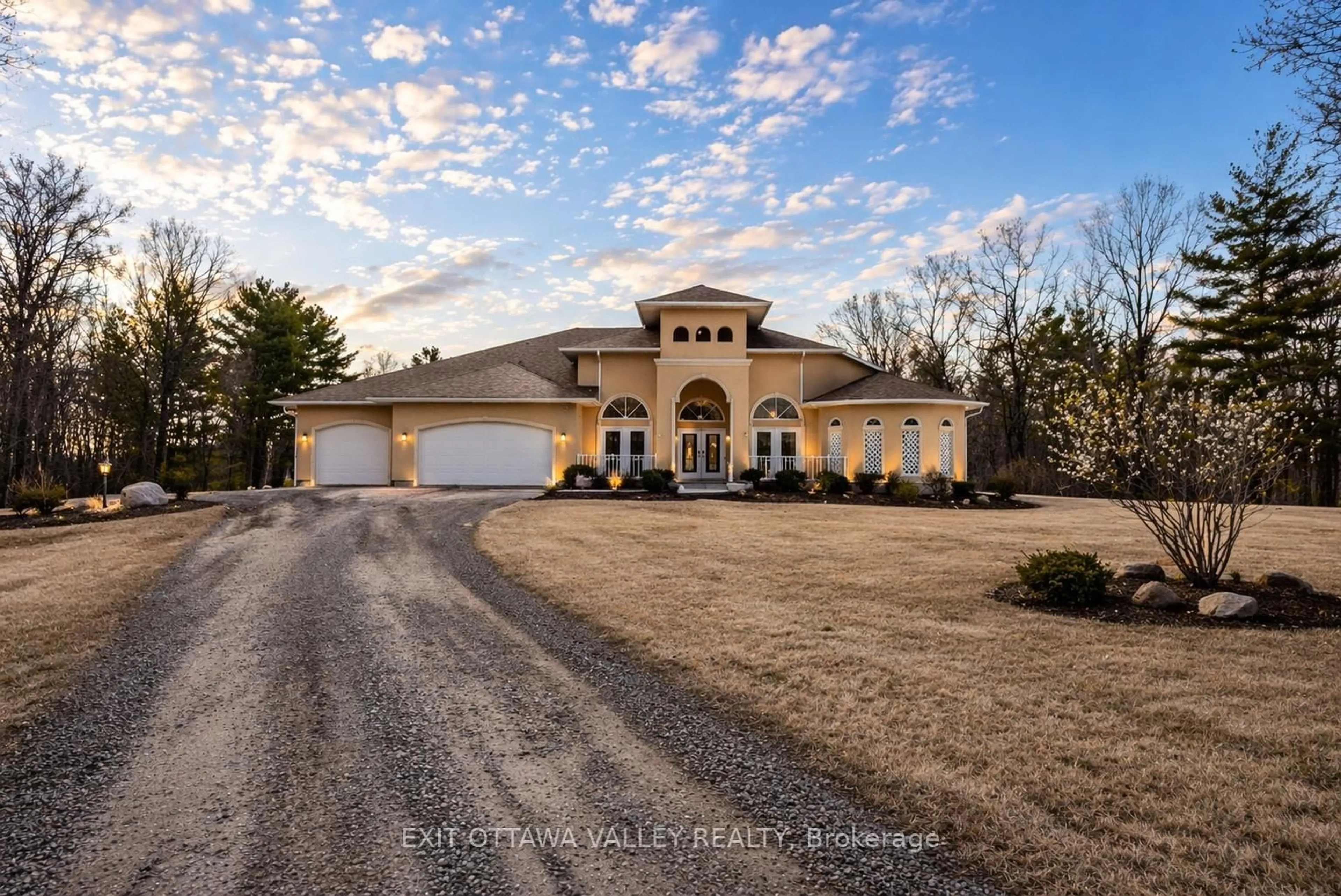 A pic from outside/outdoor area/front of a property/back of a property/a pic from drone, street for 740 Walford Rd, Pembroke Ontario K8A 6W5