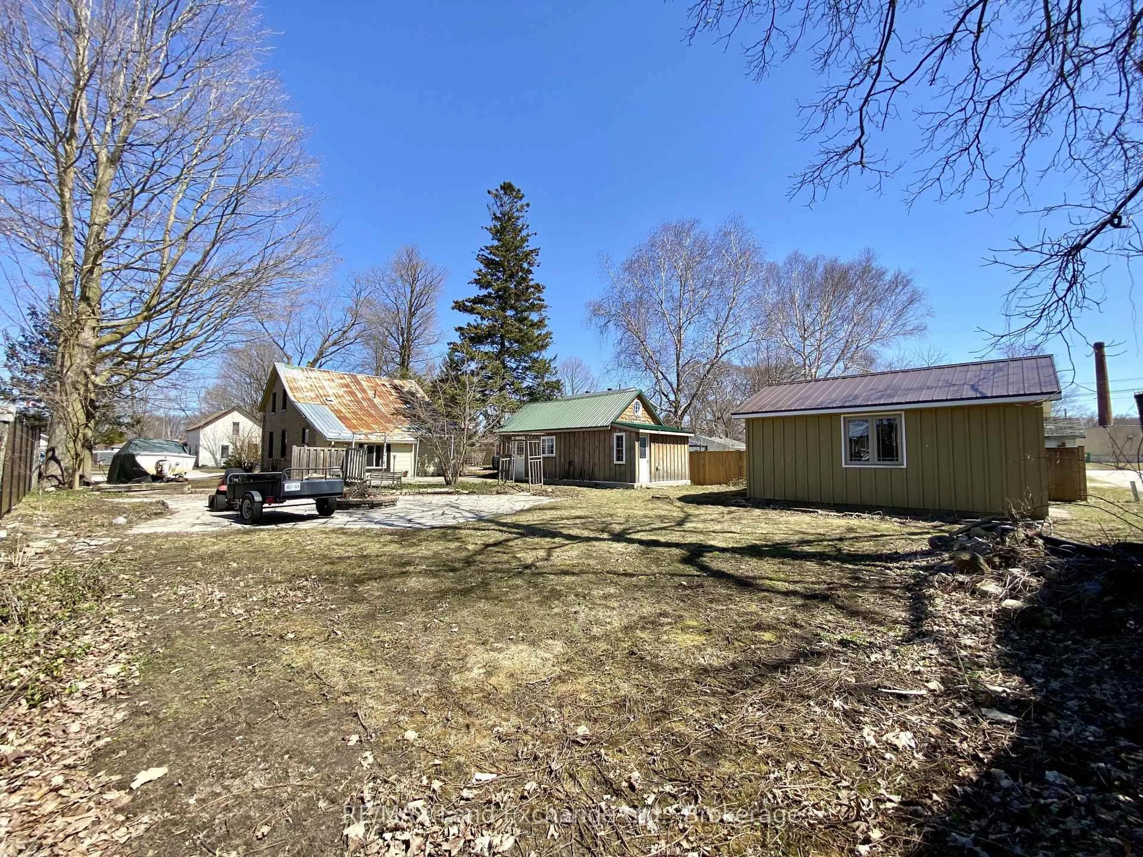 A pic from outside/outdoor area/front of a property/back of a property/a pic from drone, street for 656 Market St, Saugeen Shores Ontario N0H 2C0