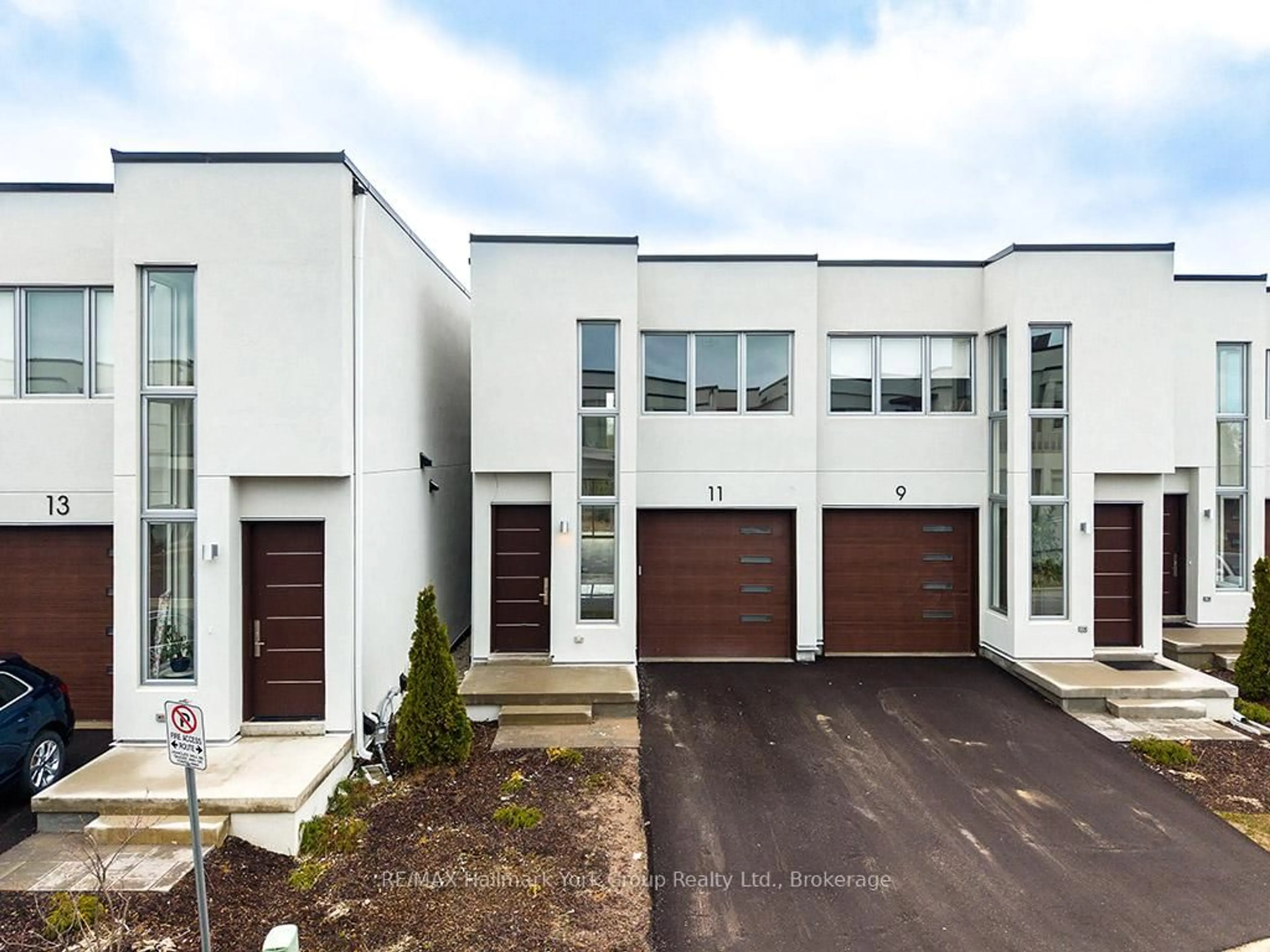 Home with brick exterior material, street for 11 WATERVIEW Lane, Blue Mountains Ontario N0H 2P0