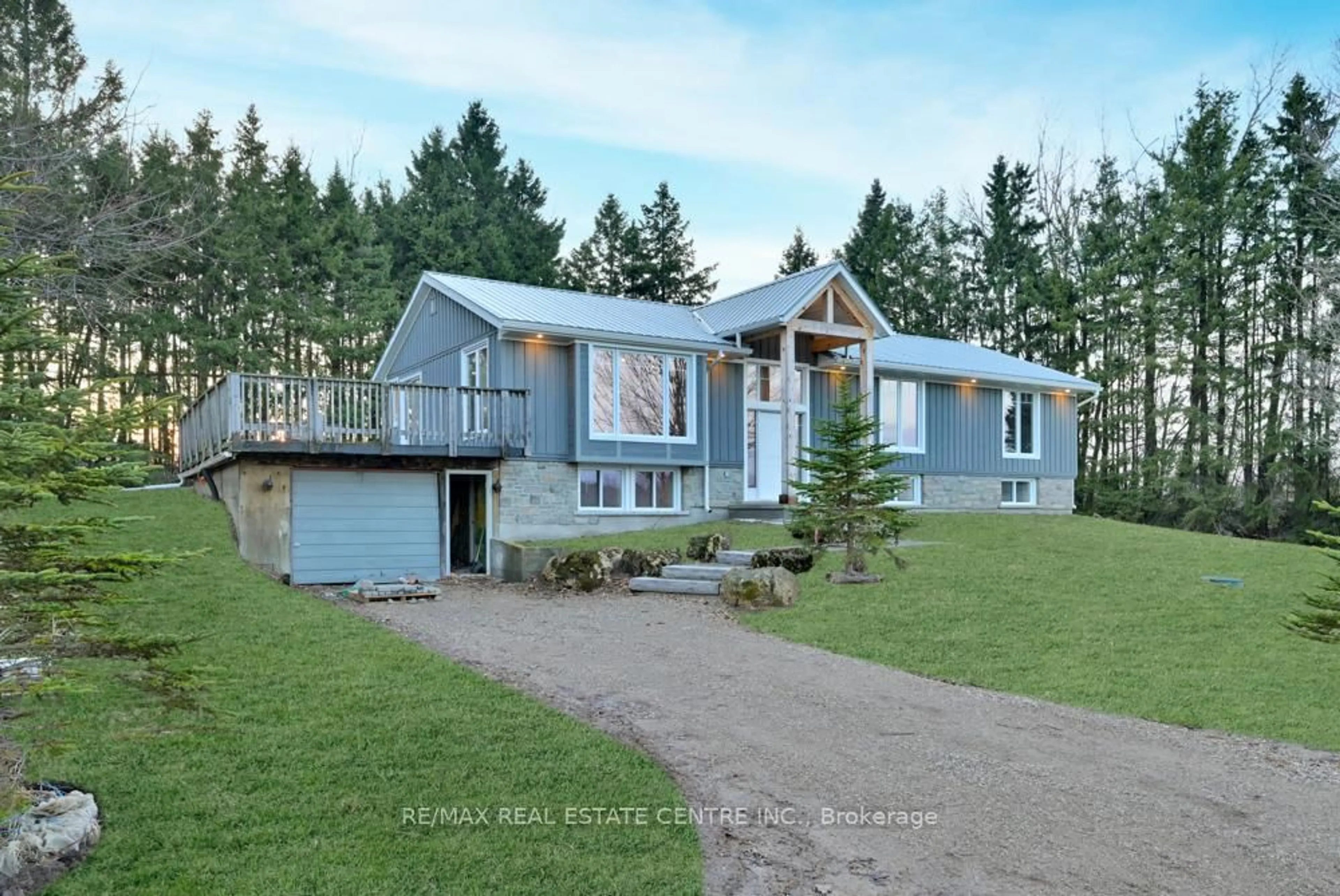 Home with vinyl exterior material, street for 714394 1st Line EHS, Mono Ontario L9W 5T6