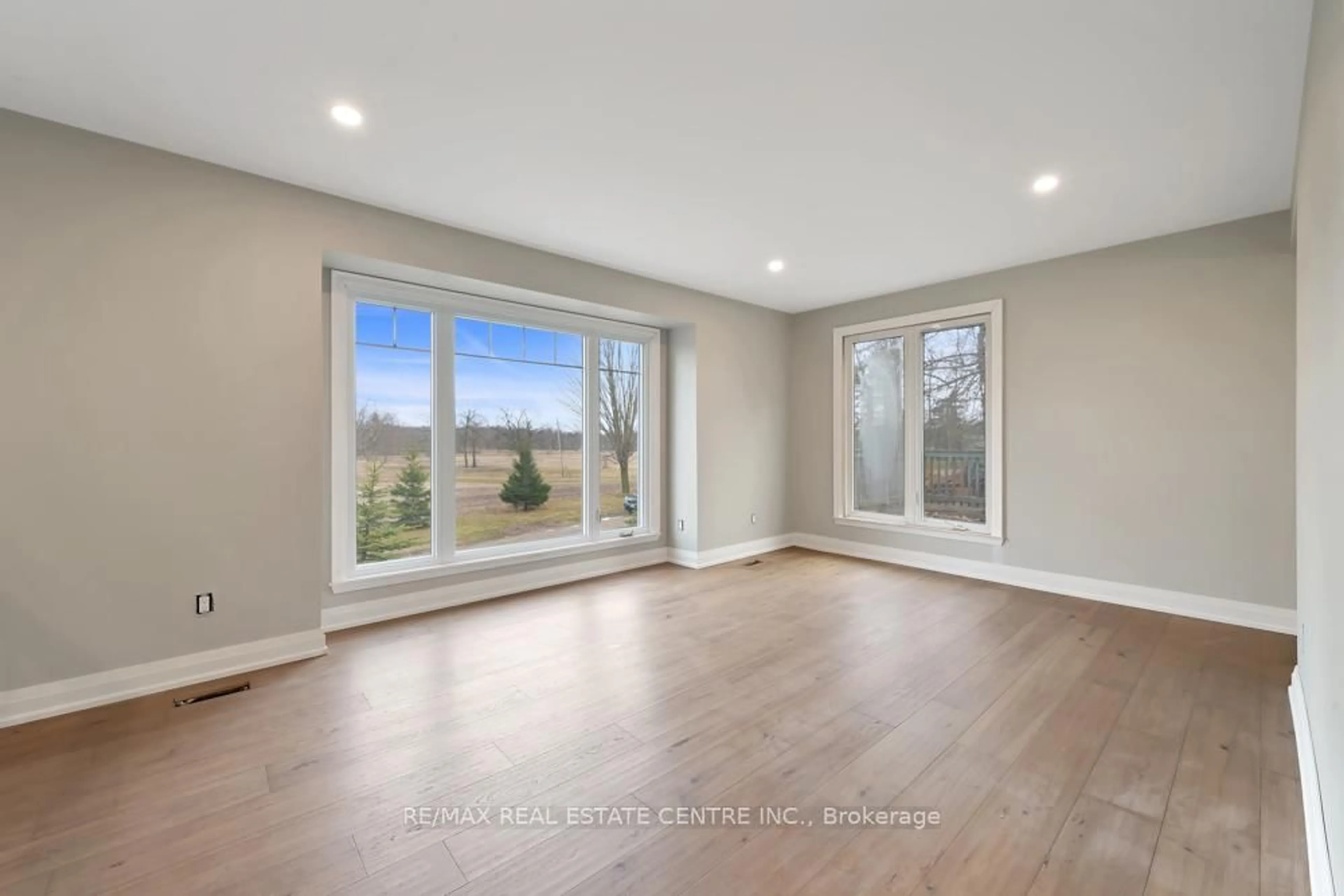 A pic of a room for 714394 1st Line EHS, Mono Ontario L9W 5T6