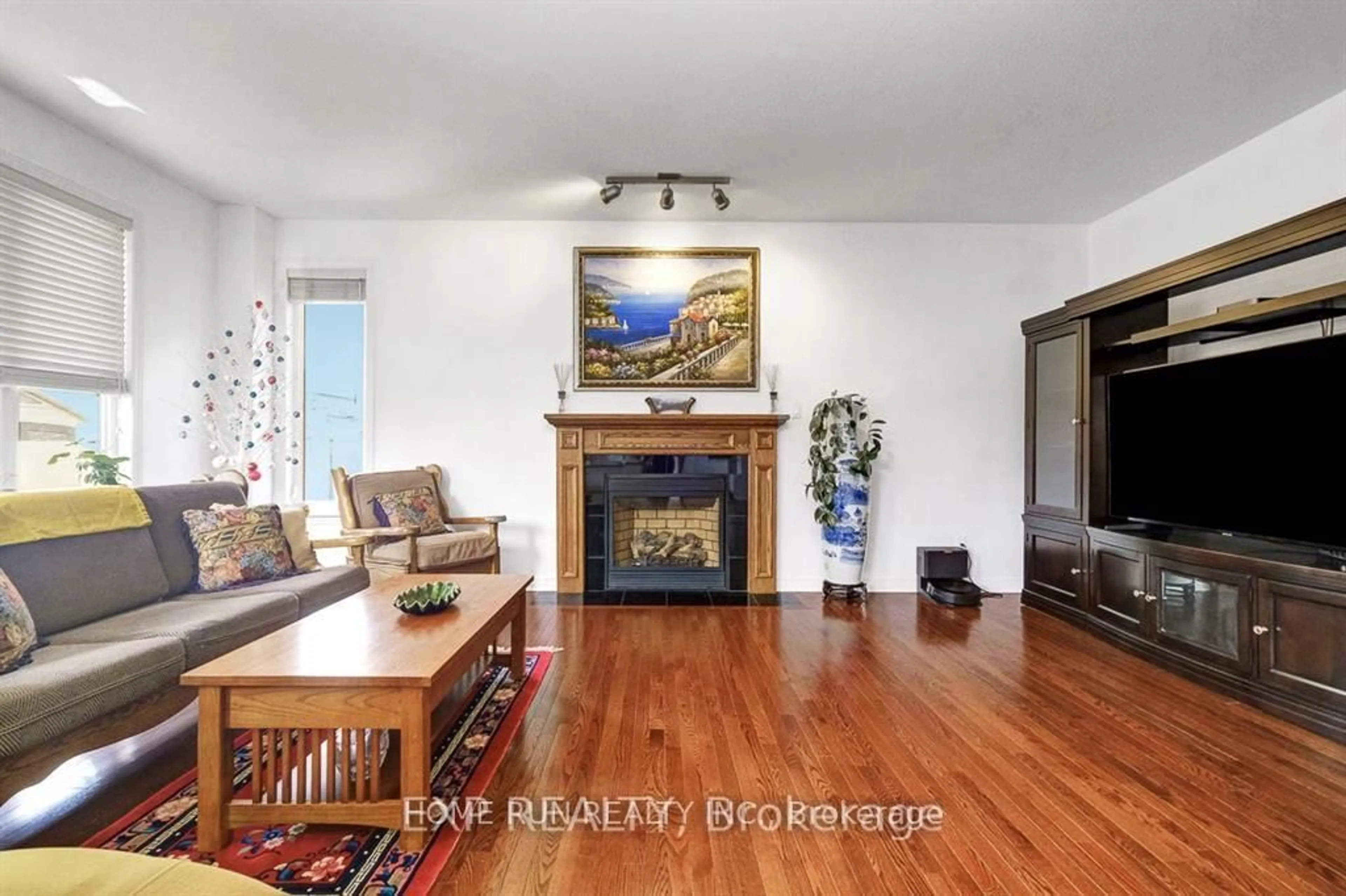 Living room with furniture, unknown for 122 Rodeo Dr, Barrhaven Ontario K2J 5K3