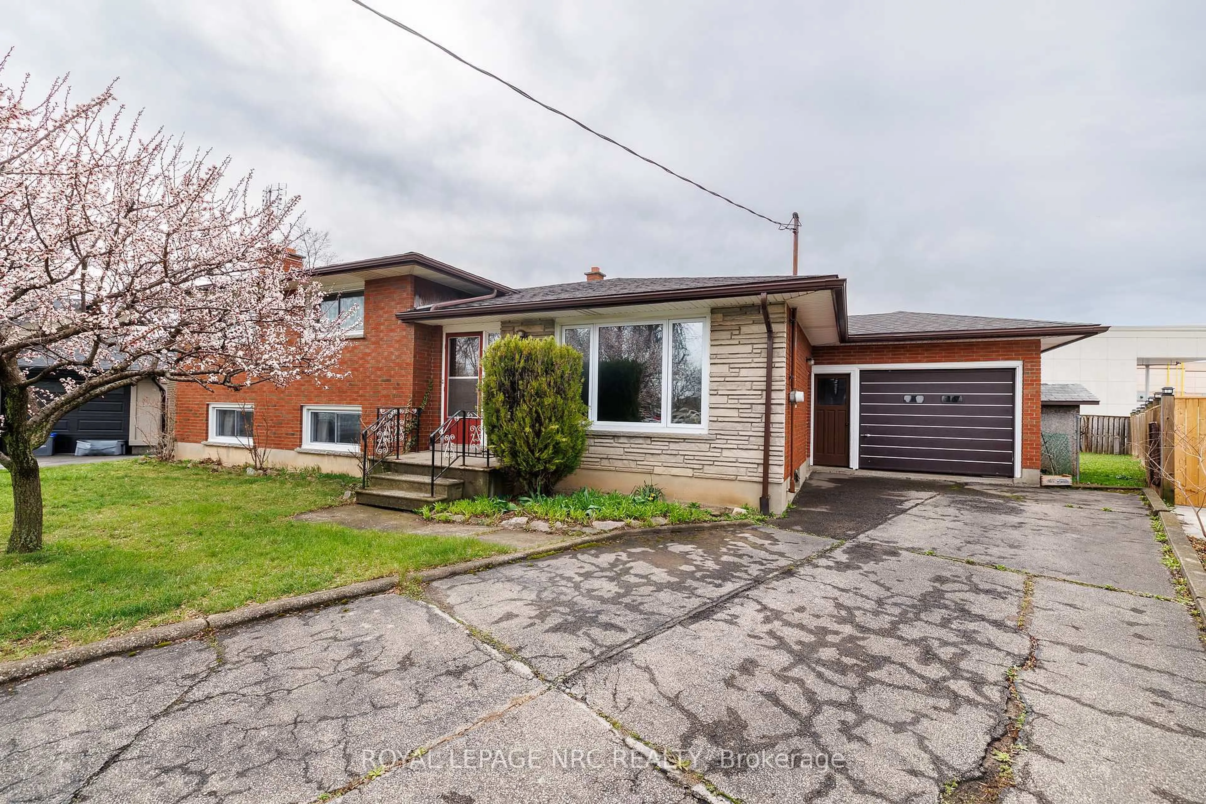 Unknown for 91 Regent Dr, St. Catharines Ontario L2M 3L9