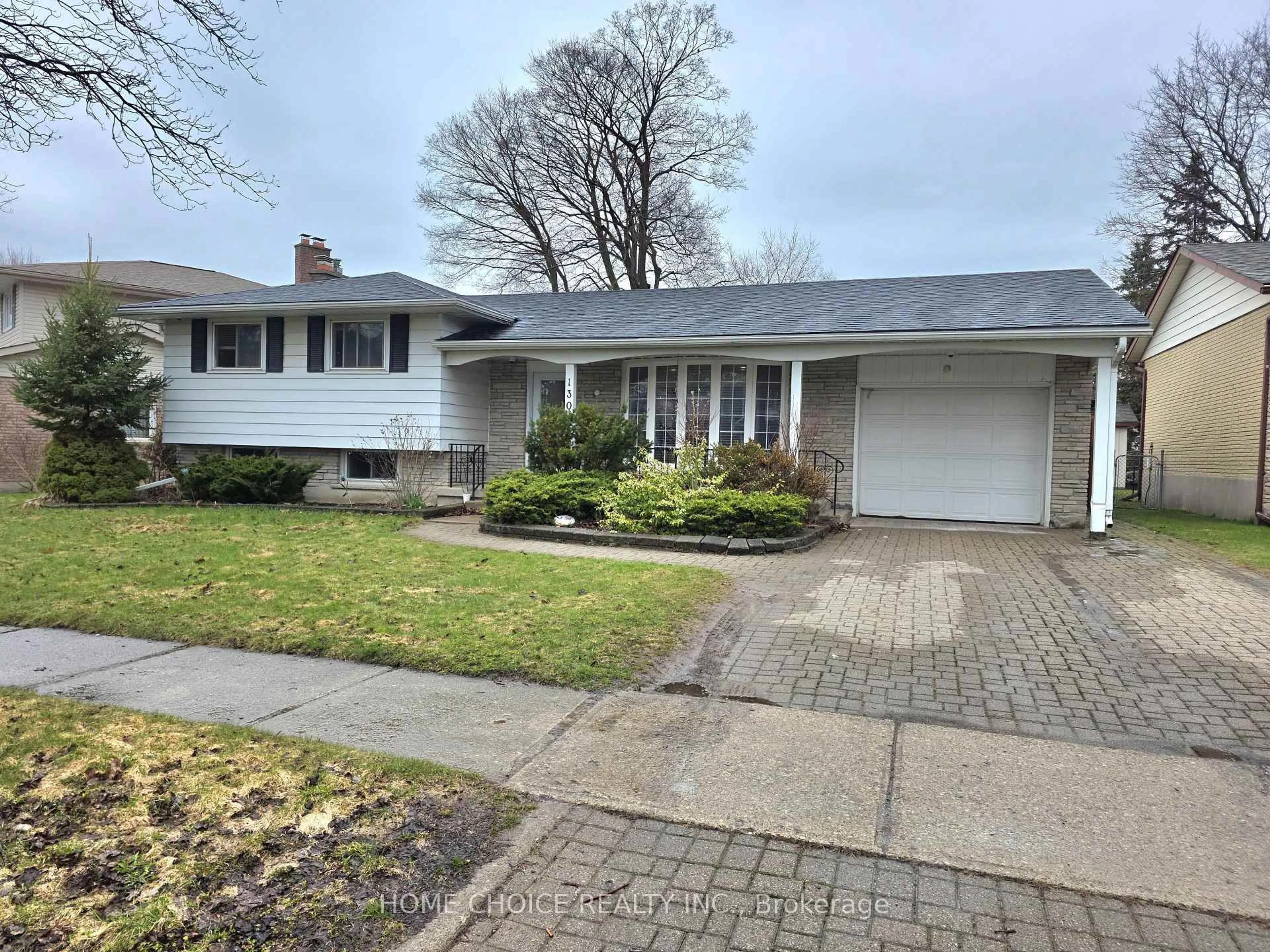 Home with vinyl exterior material, street for 130 Champlain Cres, Kitchener Ontario N2B 2Y6