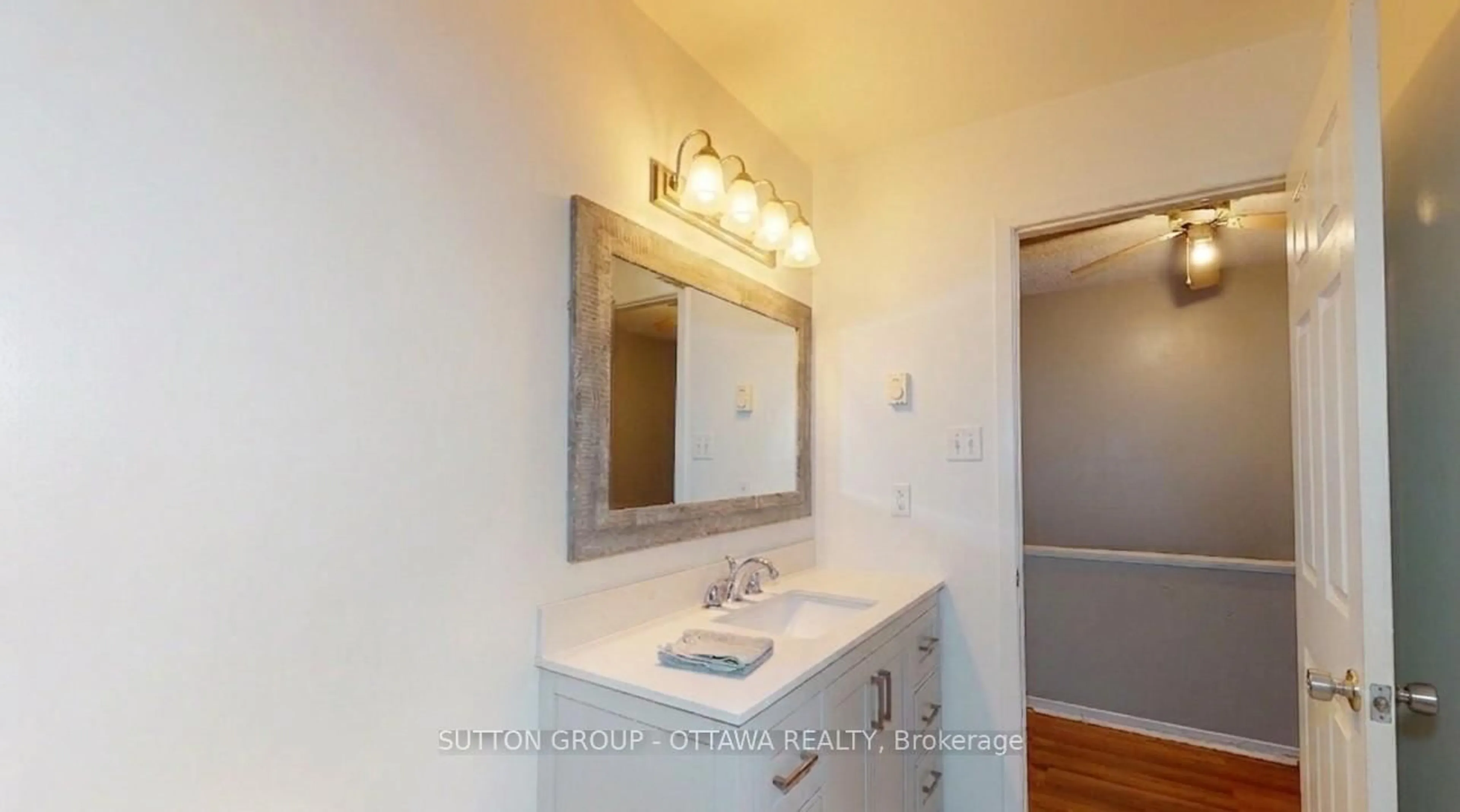 Standard bathroom, ceramic/tile floor for 28 Carraway Cres, South Dundas Ontario K0C 1X0