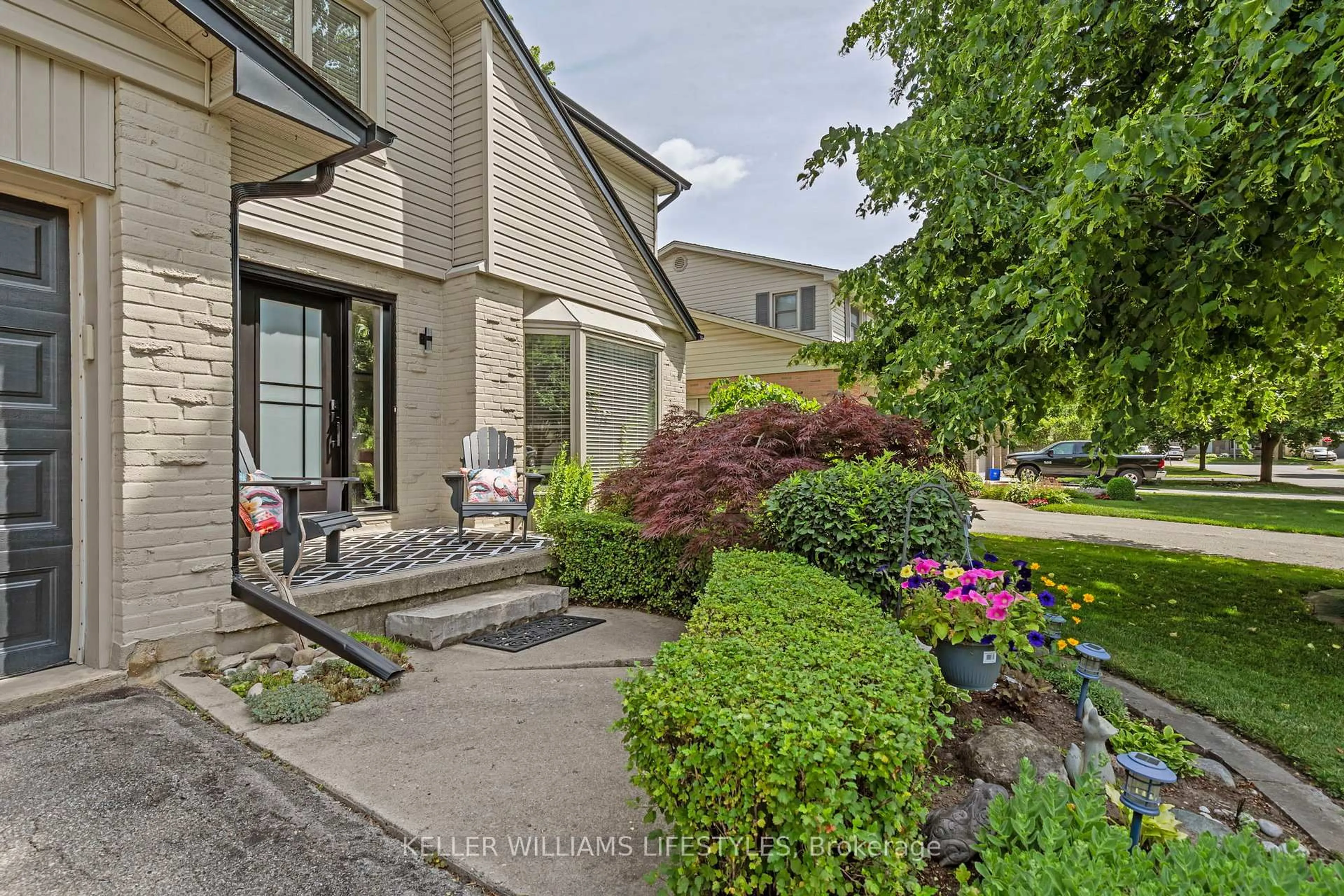 Unknown for 71 Blackthorne Cres, London South Ontario N6J 4B3