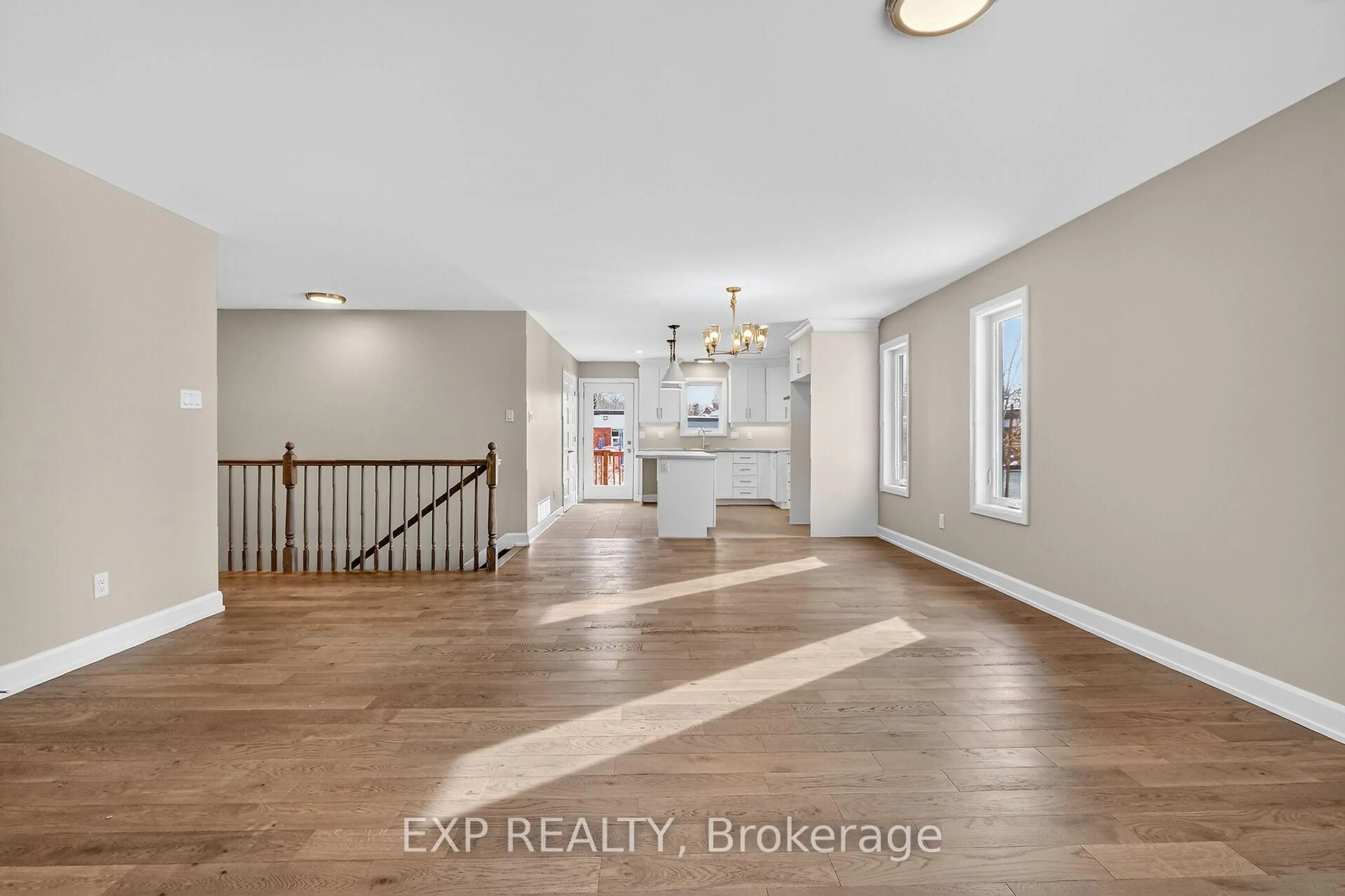 Indoor entryway for 53 Craig St, Russell Ontario K4R 1A6