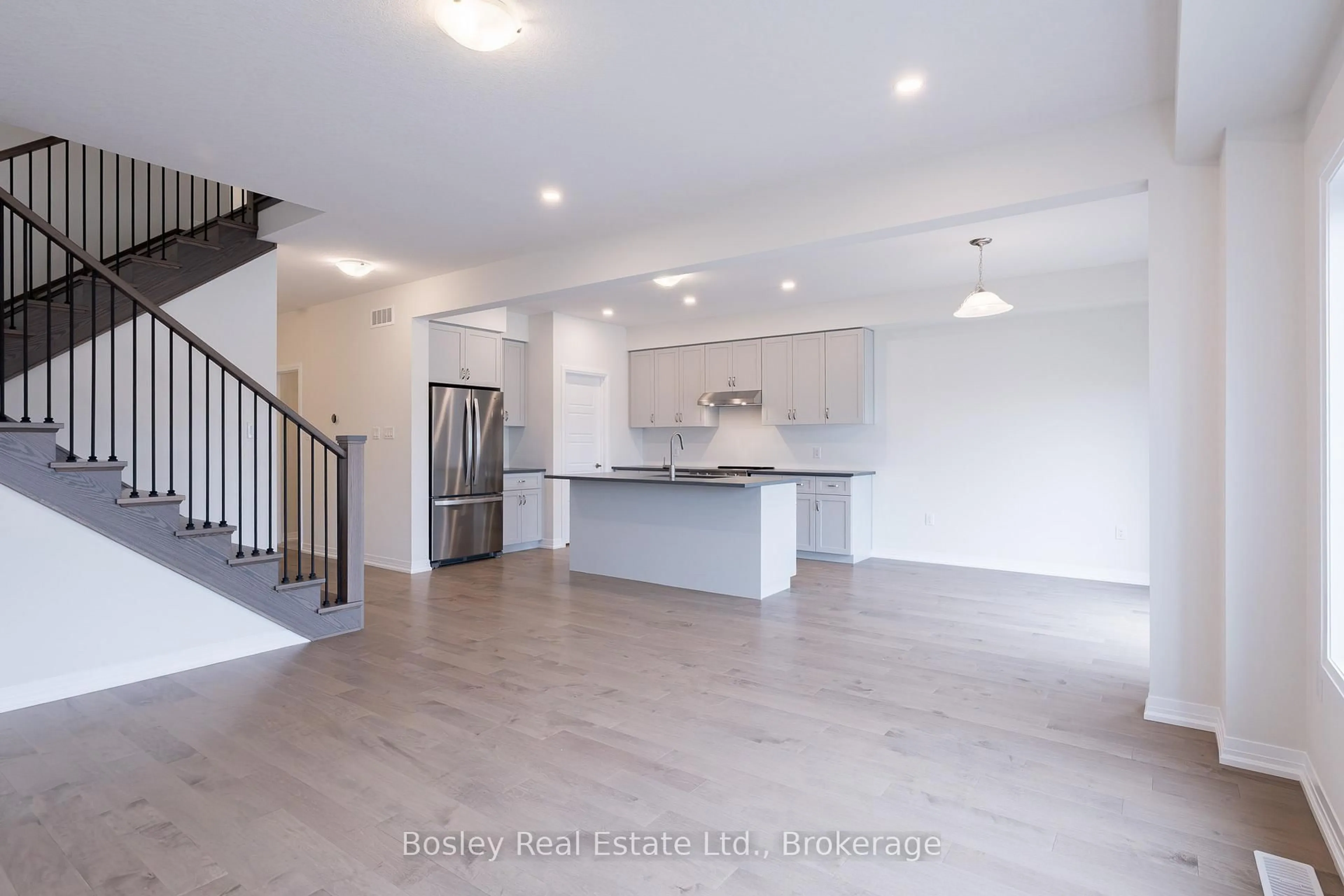 Open concept kitchen, unknown for 118 Imrie Rd, Centre Wellington Ontario N0B 1S0