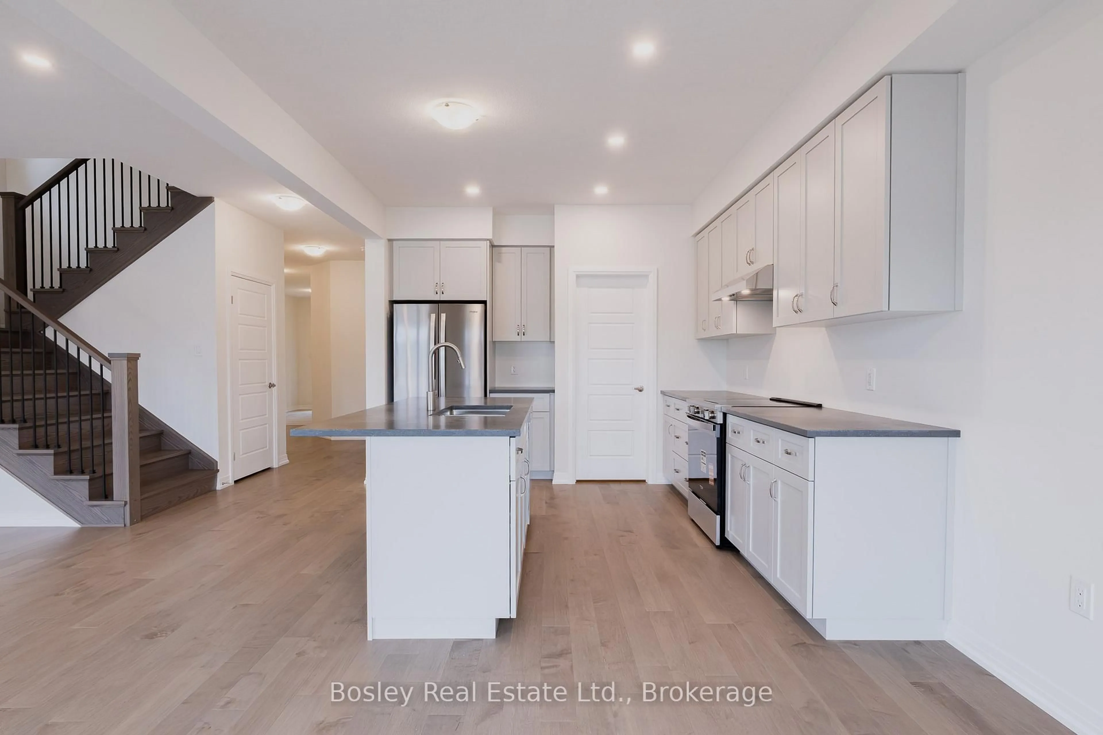 Open concept kitchen, unknown for 118 Imrie Rd, Centre Wellington Ontario N0B 1S0