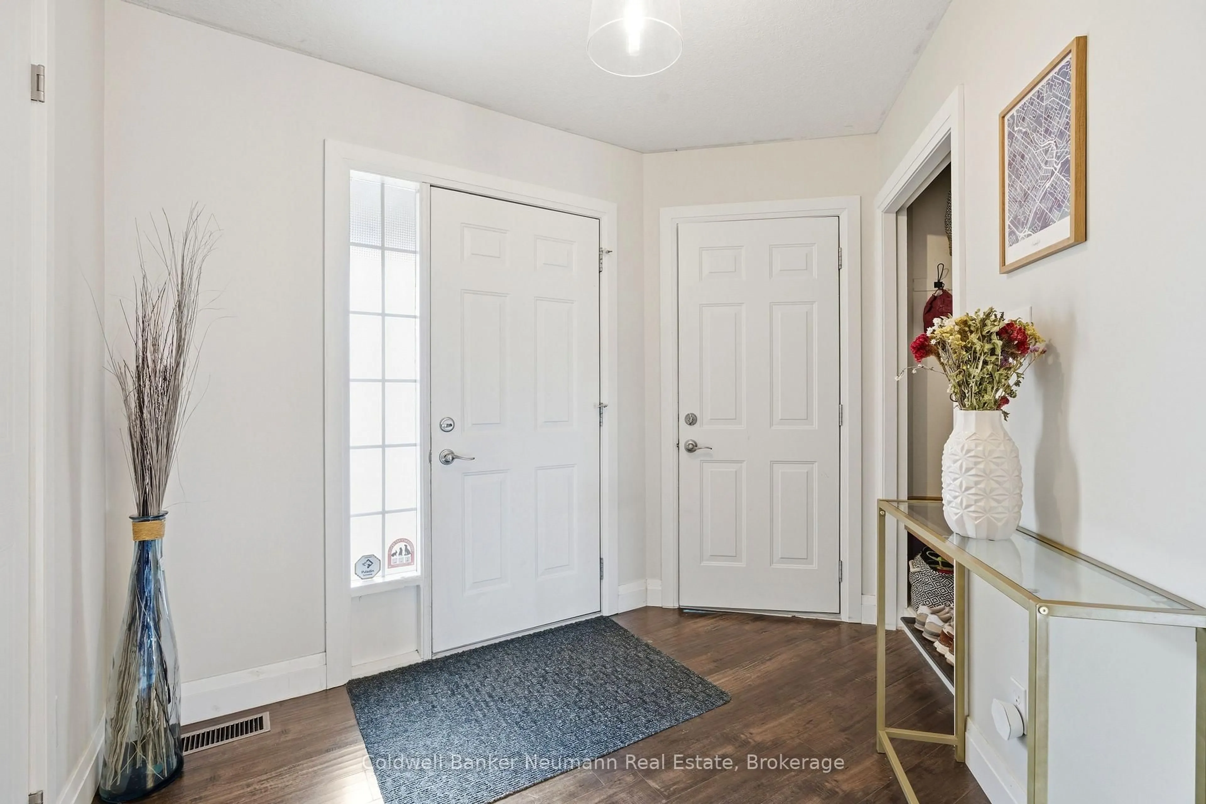Indoor entryway for 88 Wilton Rd, Guelph Ontario N1E 7L7